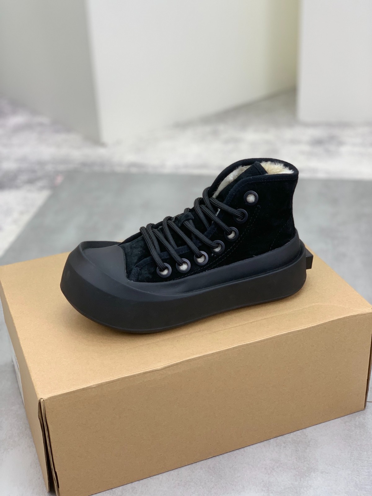 037 037#027-BV-Shoes-03-2023SS