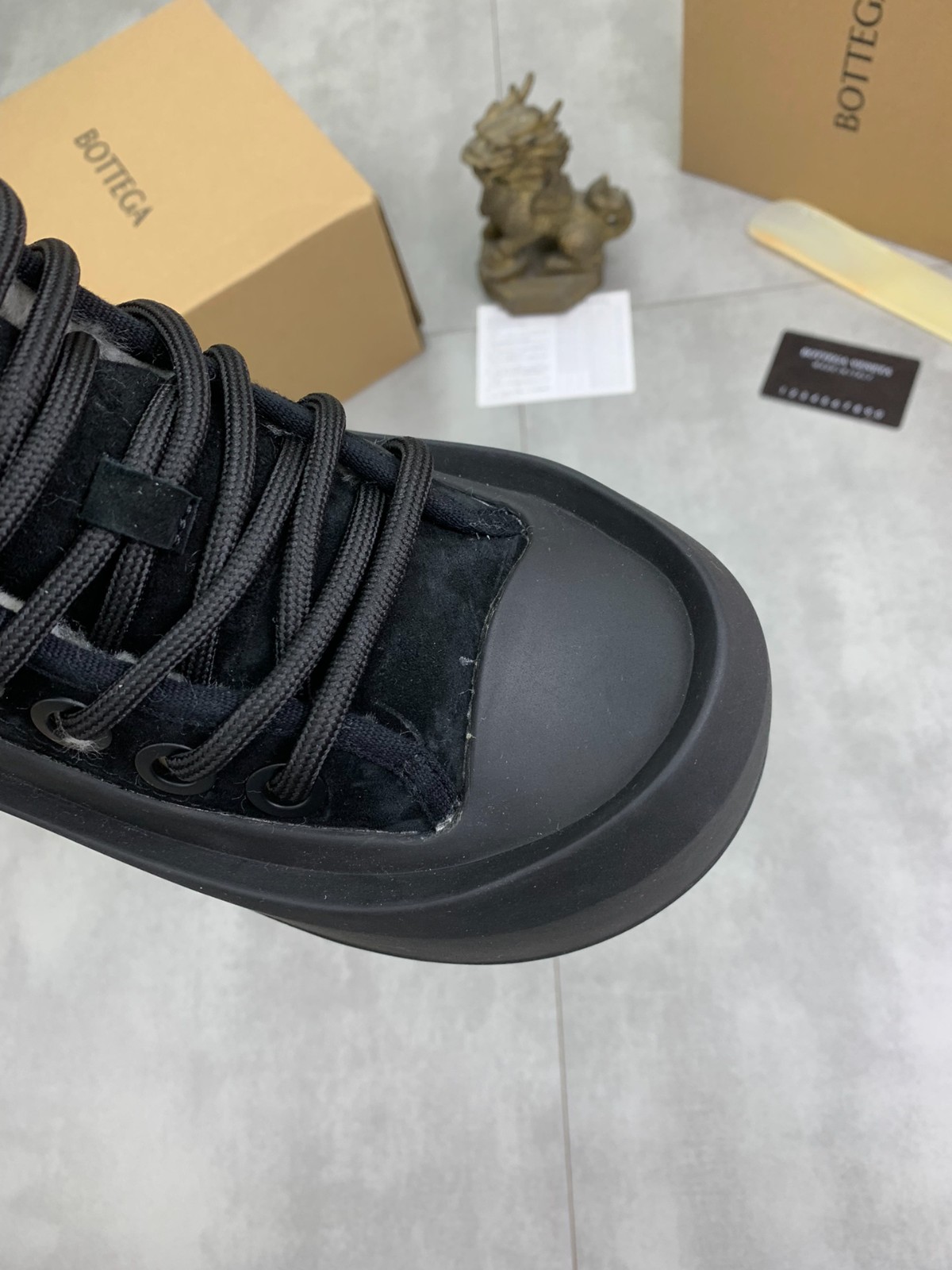037 037#027-BV-Shoes-03-2023SS