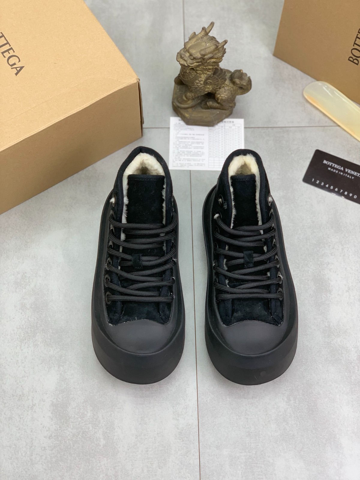 037 037#027-BV-Shoes-03-2023SS