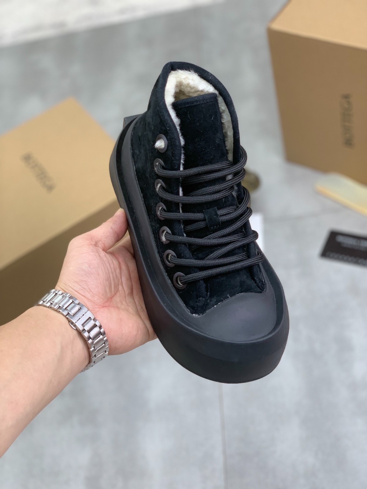 037 037#027-BV-Shoes-03-2023SS