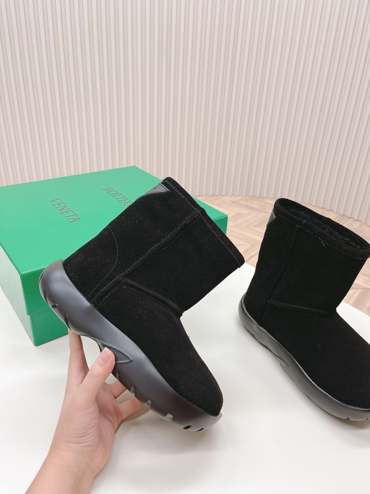 031 031#027-BV-Shoes-03-2023SS