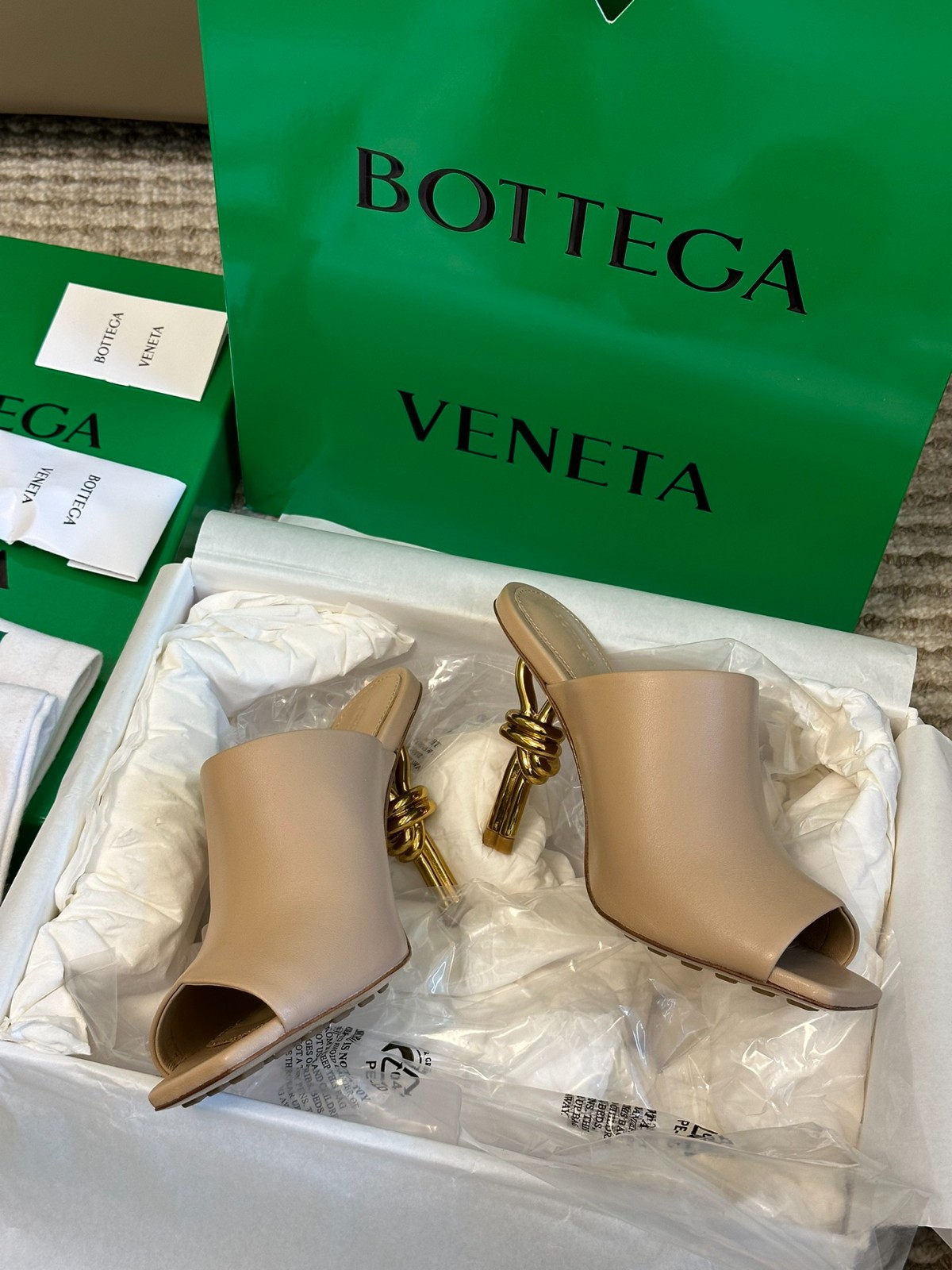 030 030#027-BV-Shoes-03-2023SS