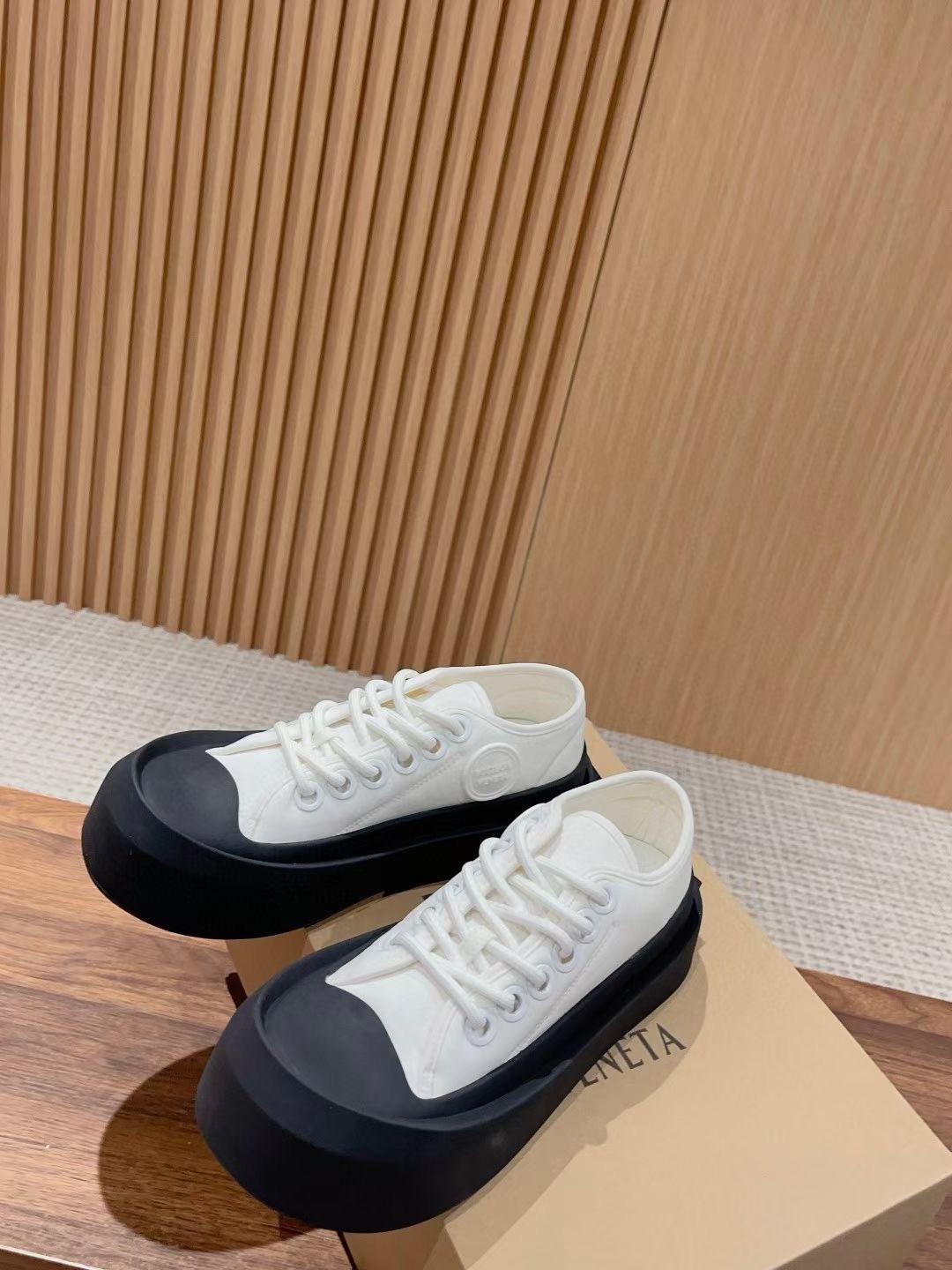 028 028#027-BV-Shoes-03-2023SS