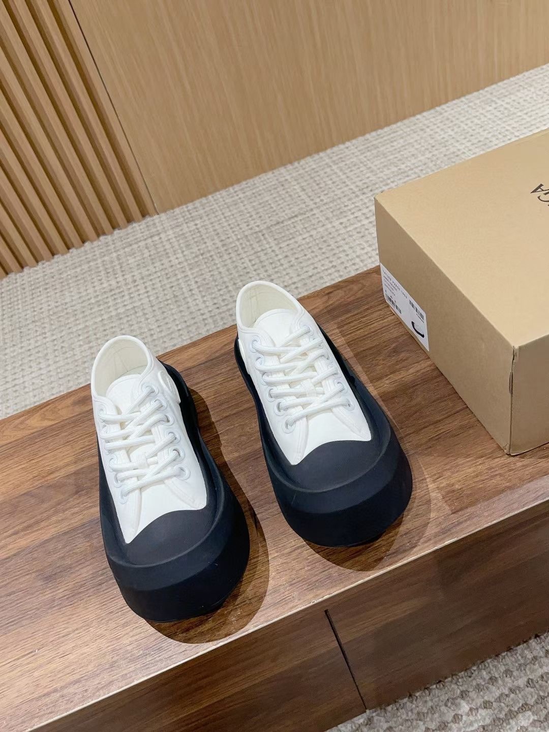 028 028#027-BV-Shoes-03-2023SS