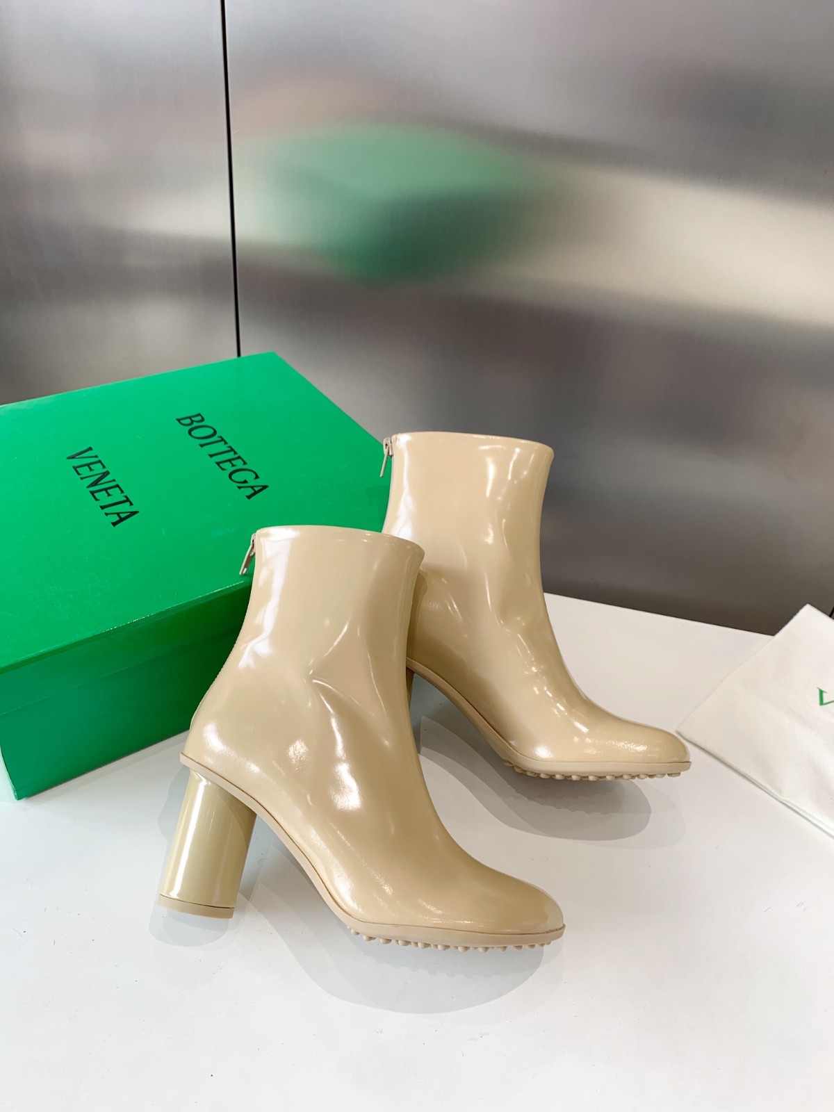 011 011#027-BV-Shoes-03-2023SS