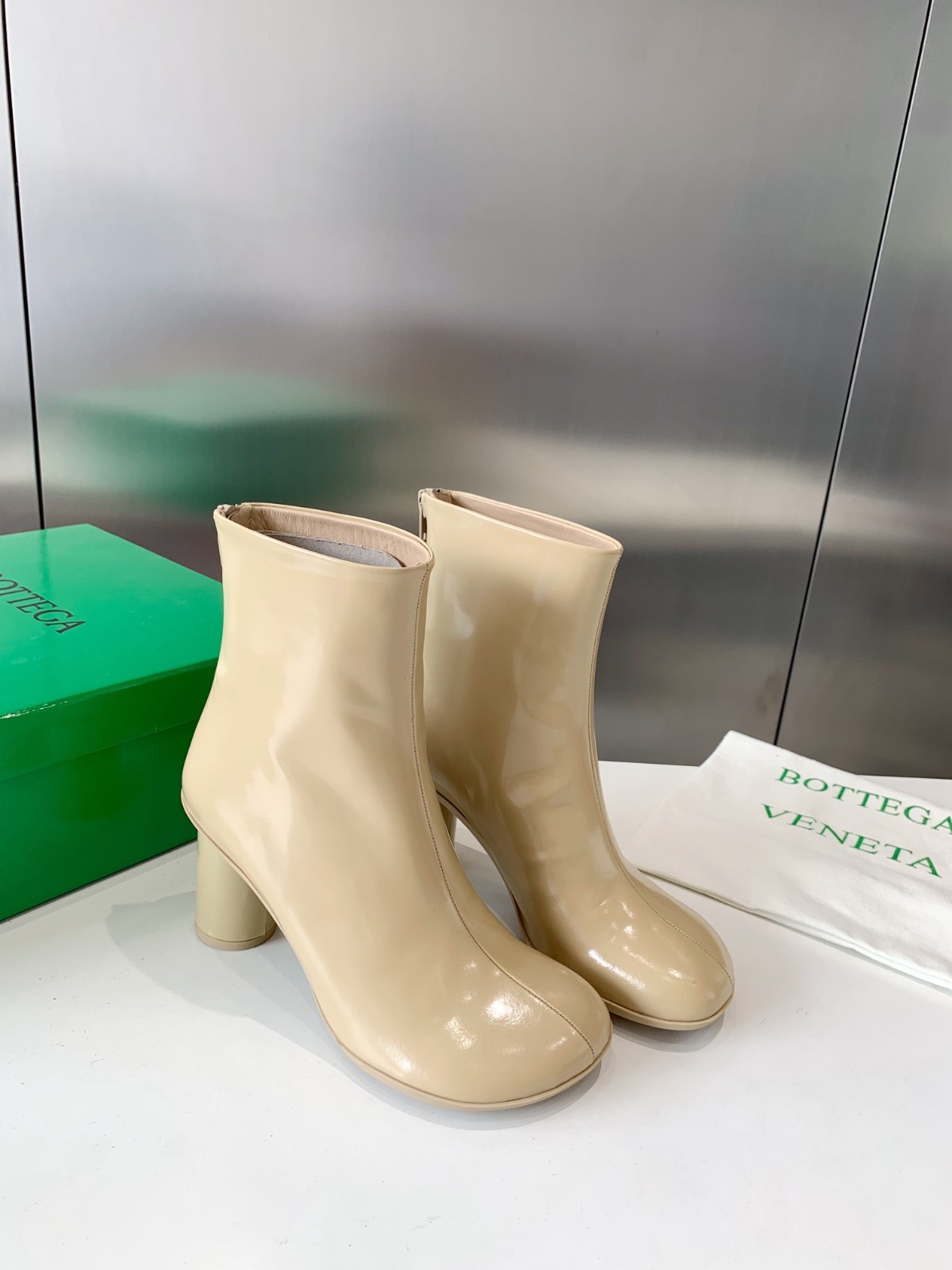 011 011#027-BV-Shoes-03-2023SS