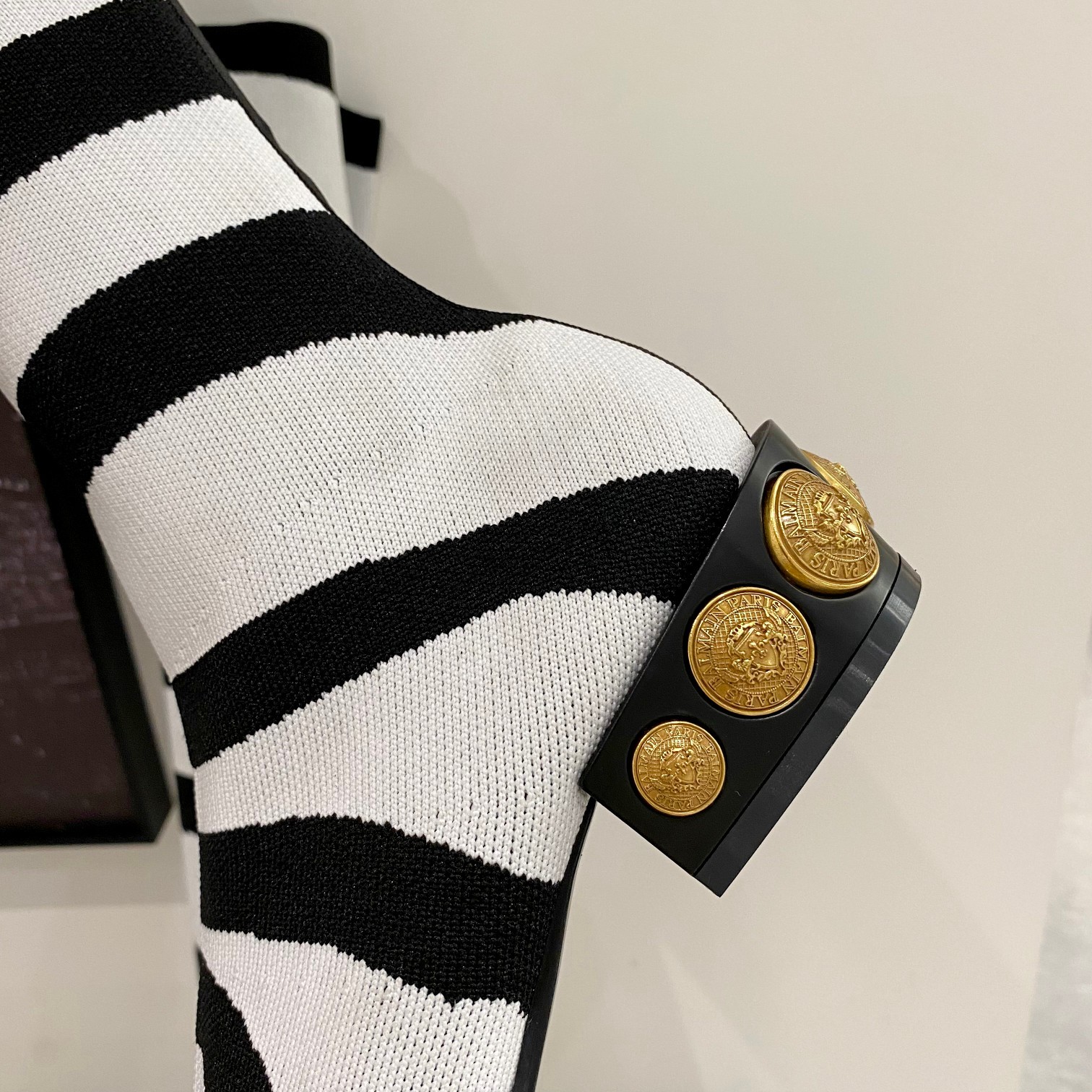 187 067#126-Balmain-01-2023SS