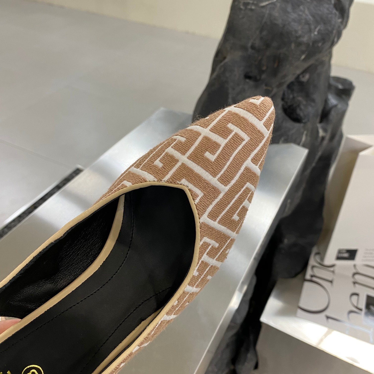 183 061#126-Balmain-01-2023SS