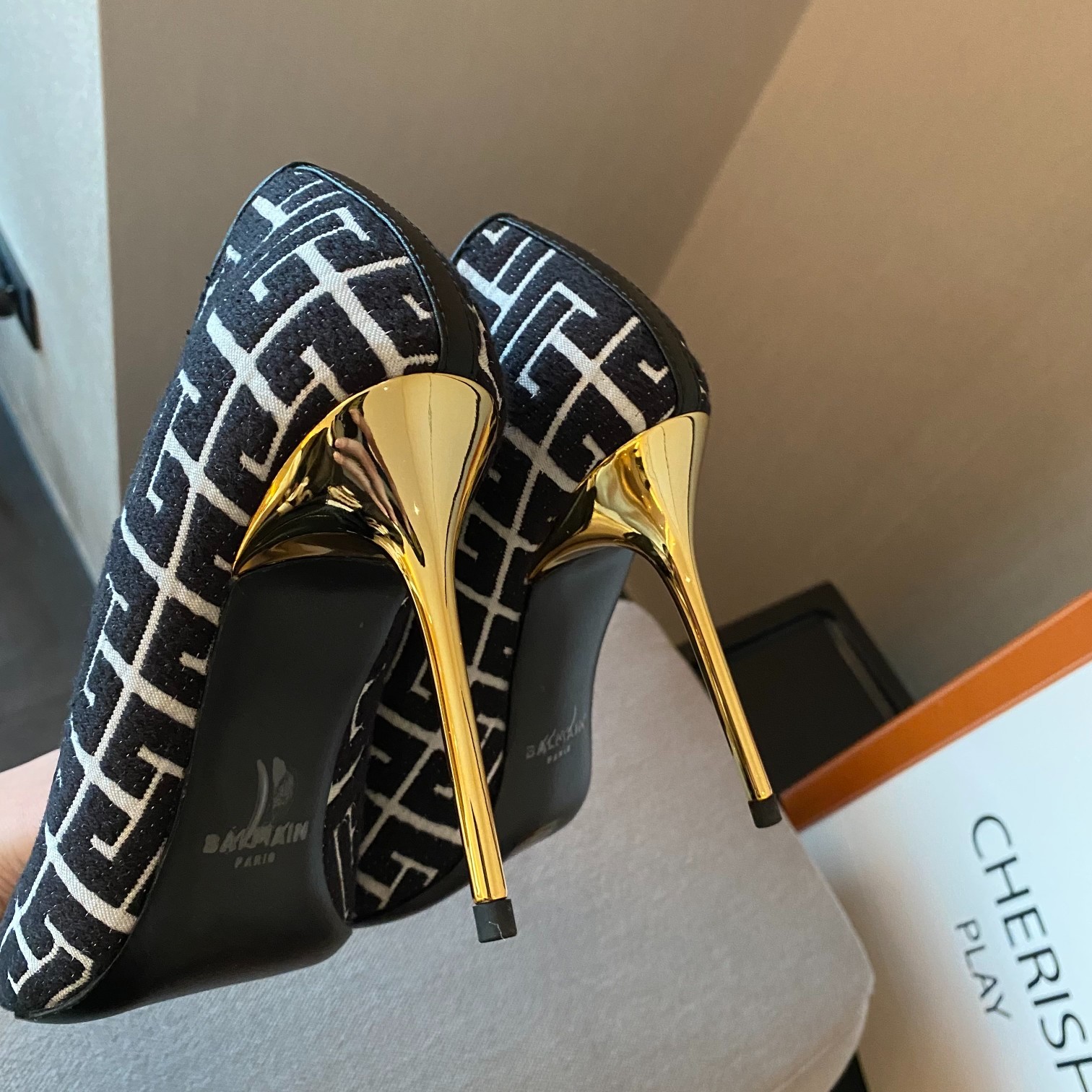 170 046#126-Balmain-01-2023SS