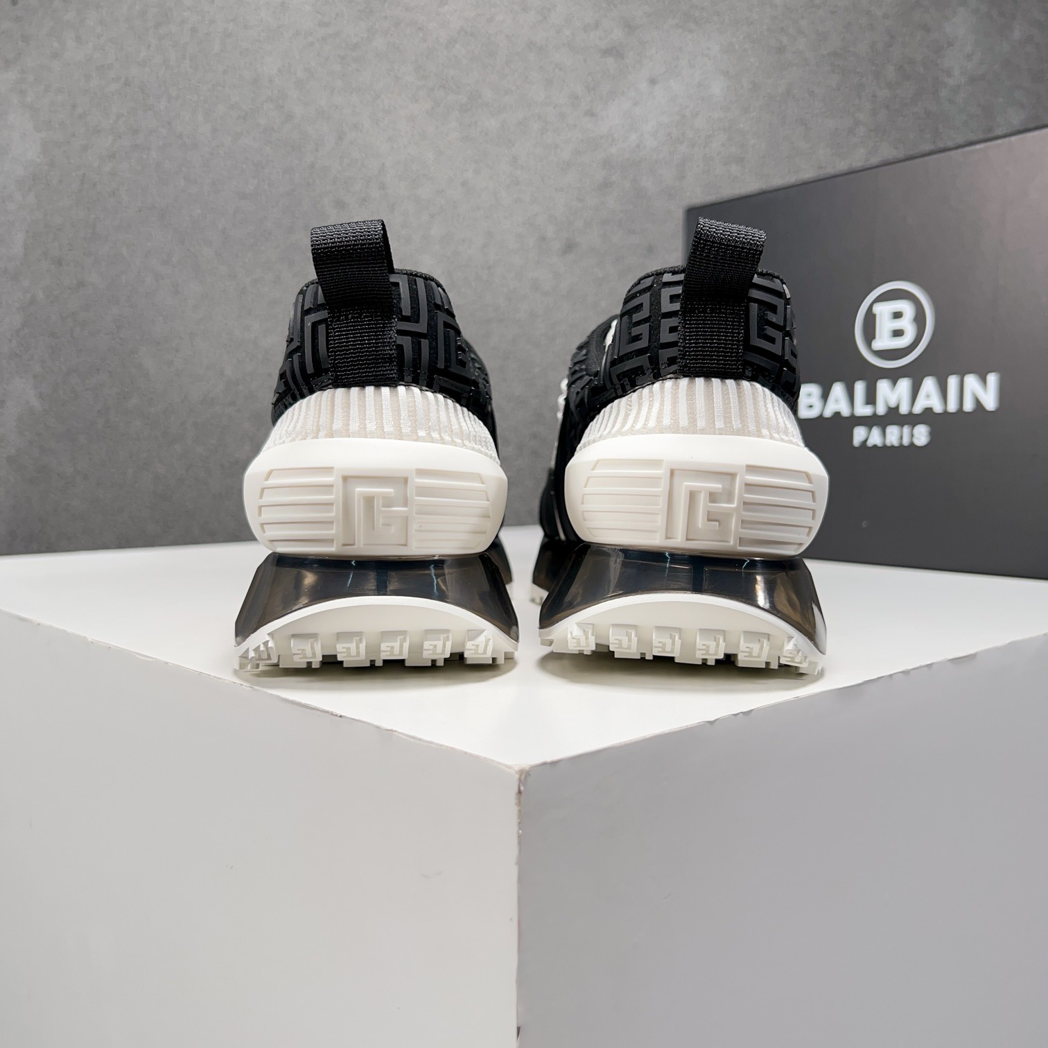 097 036#126-Balmain-01-2023SS