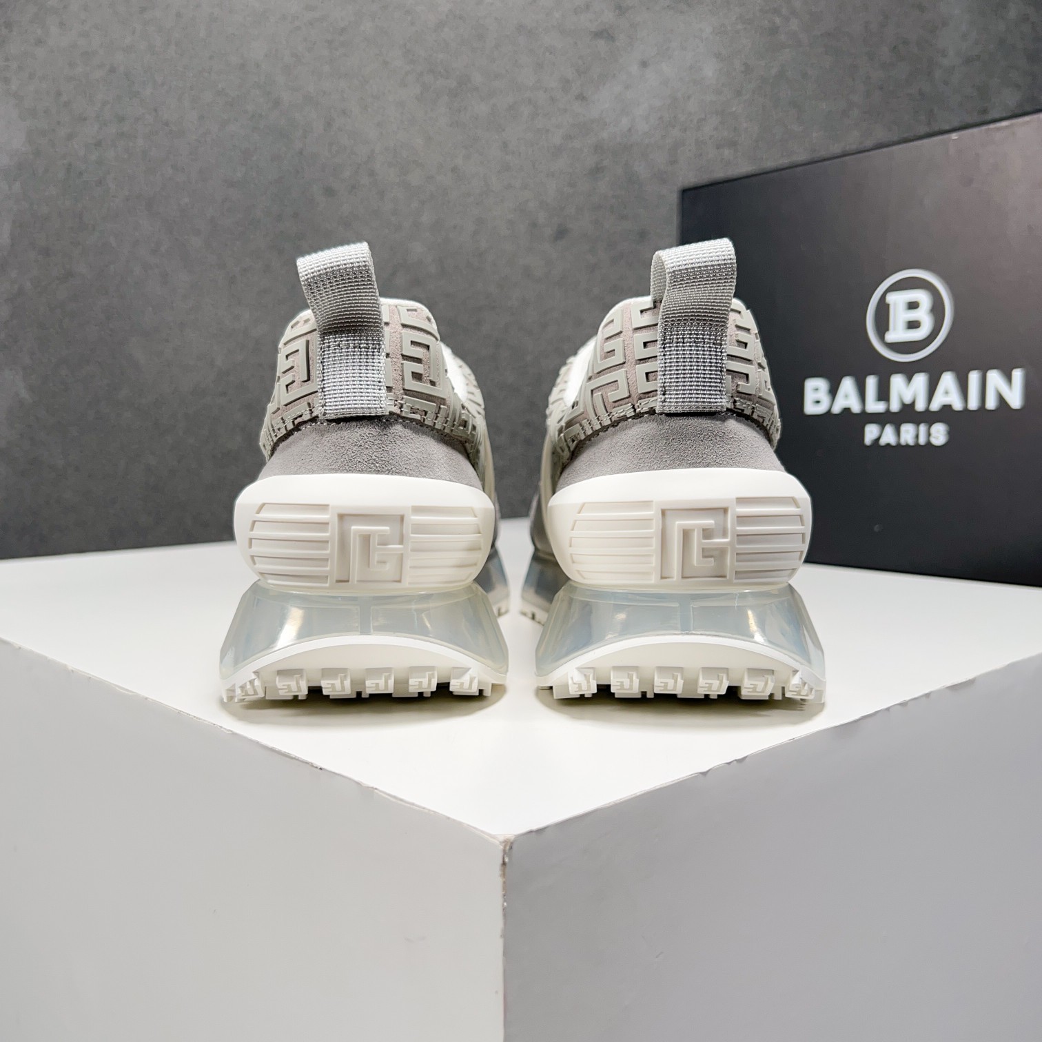 087 024#126-Balmain-01-2023SS