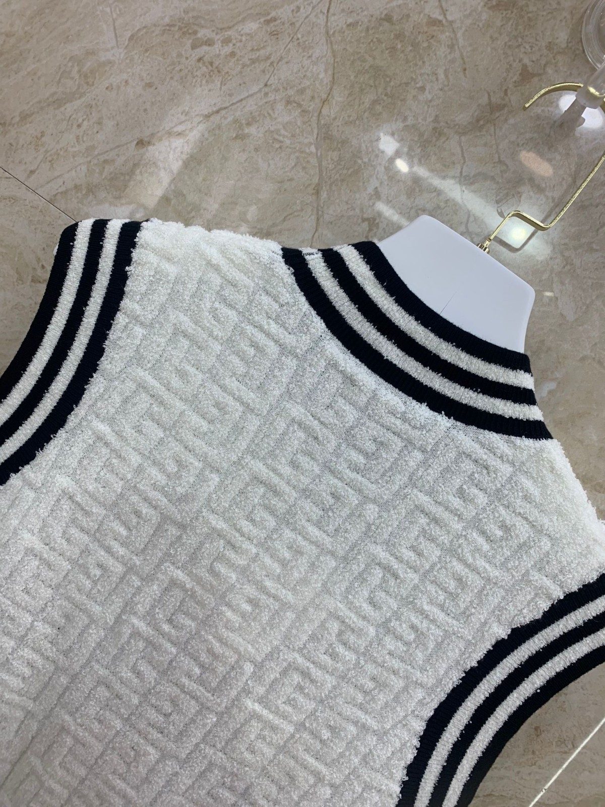 070 002#126-Balmain-01-2023SS
