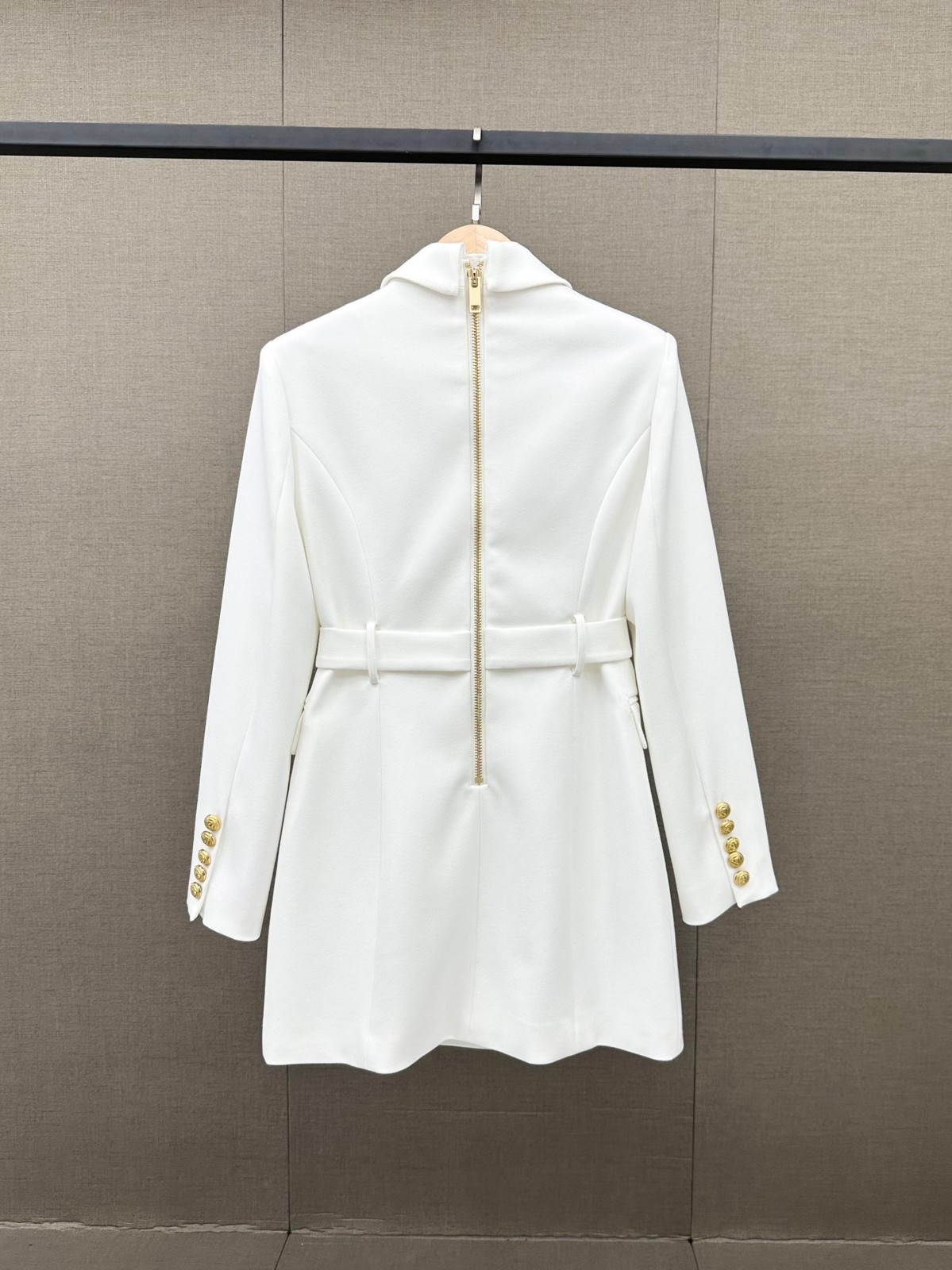 052 052#126-Balmain-02-2023SS
