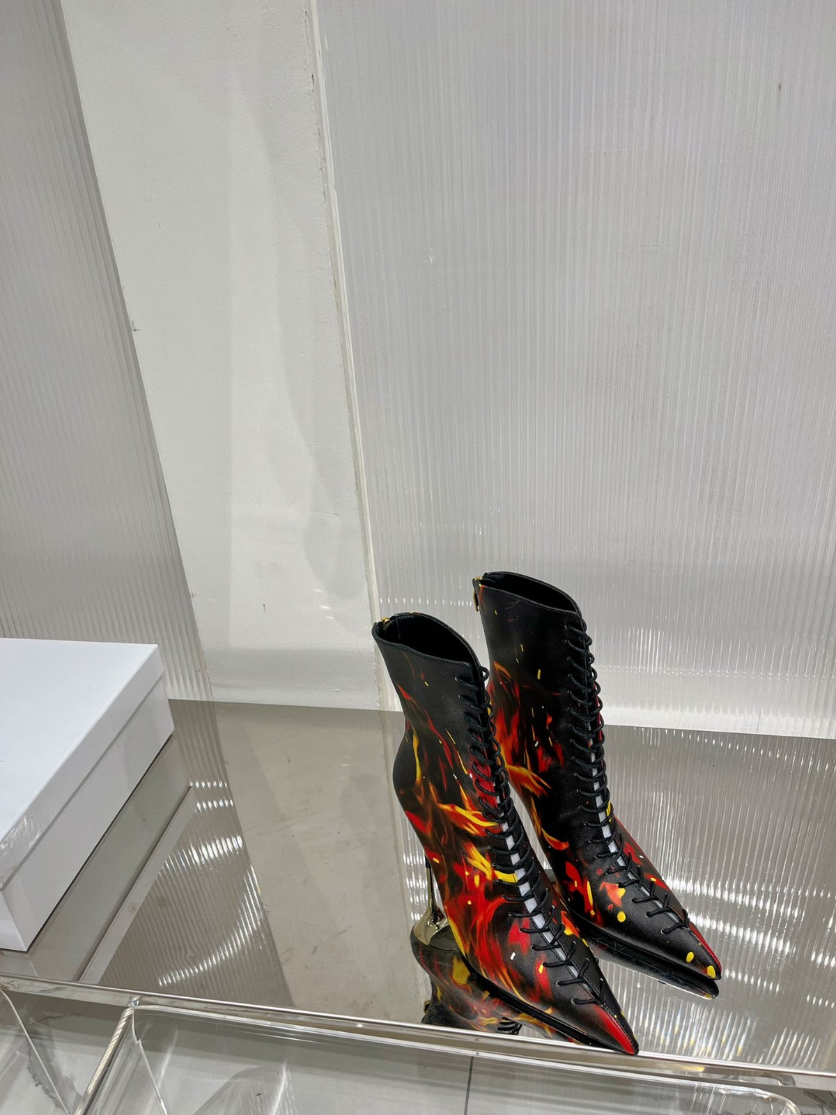 050 050#126-Balmain-02-2023SS