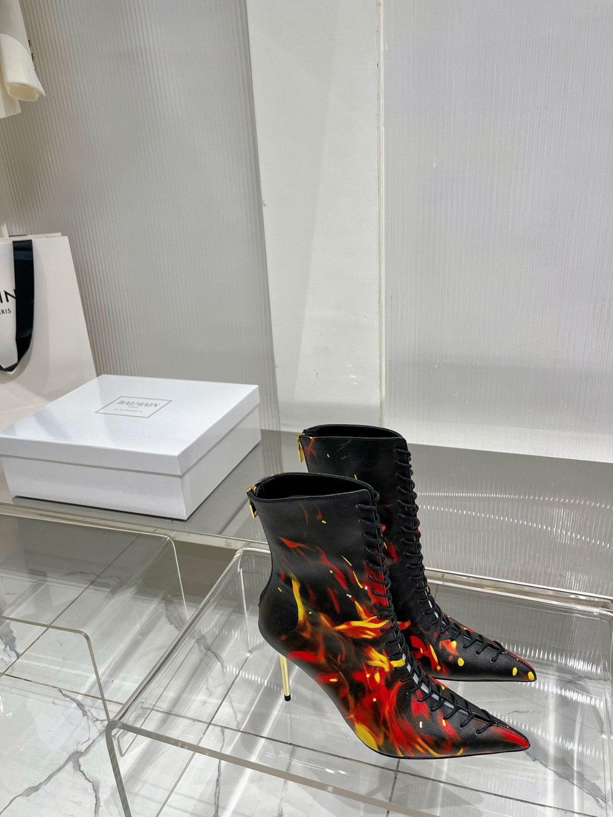 050 050#126-Balmain-02-2023SS