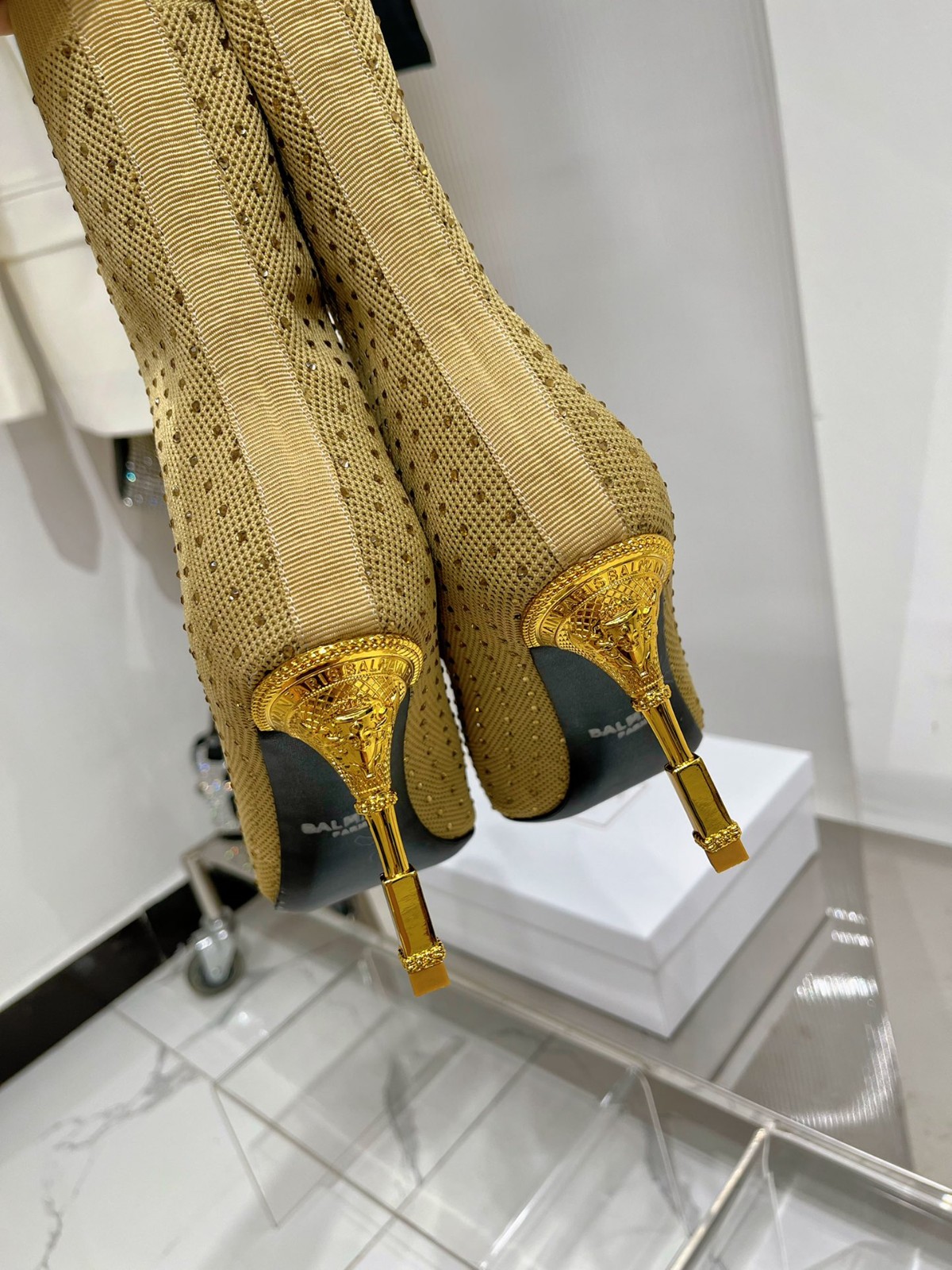 038 038#126-Balmain-02-2023SS