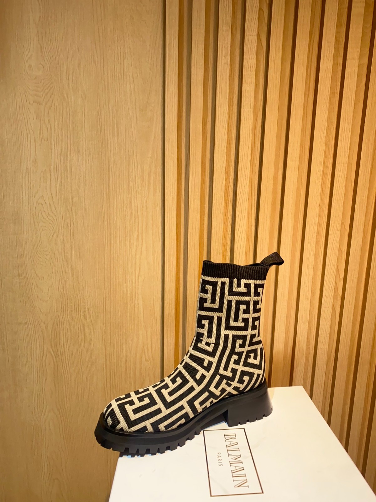 012 012#126-Balmain-02-2023SS