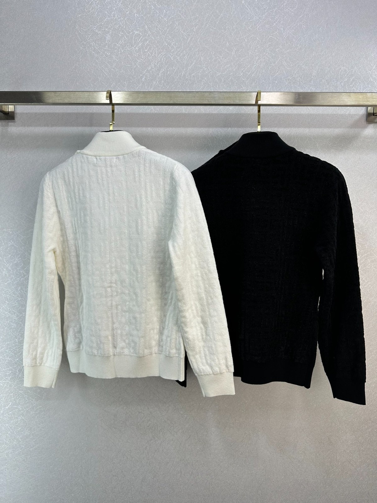 005 005#126-Balmain-02-2023SS