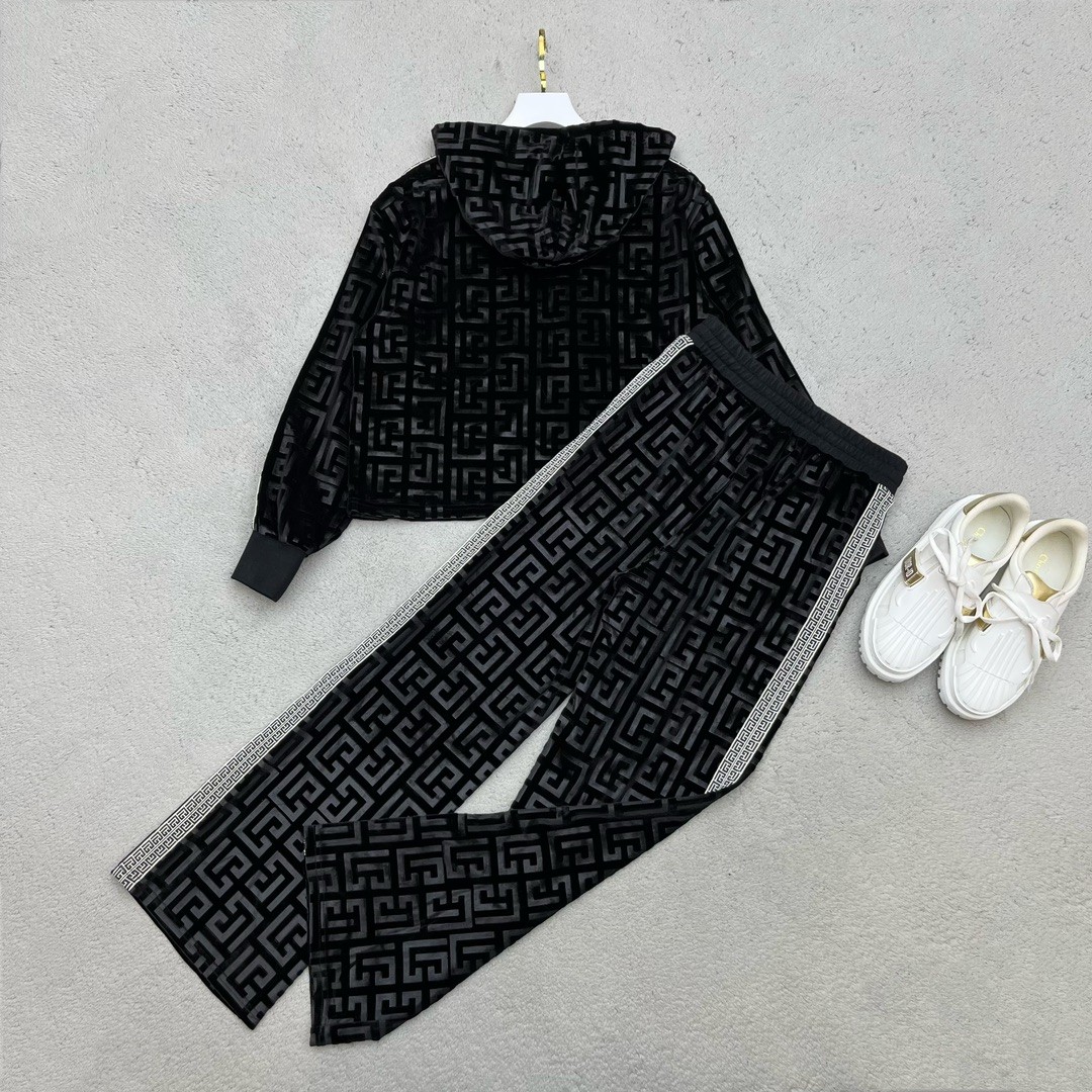 001 001#126-Balmain-02-2023SS