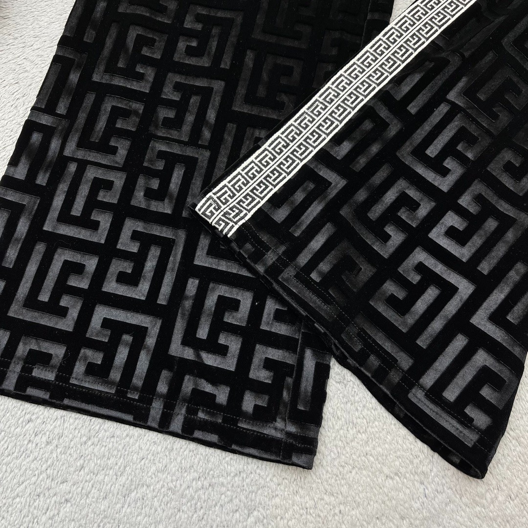 001 001#126-Balmain-02-2023SS