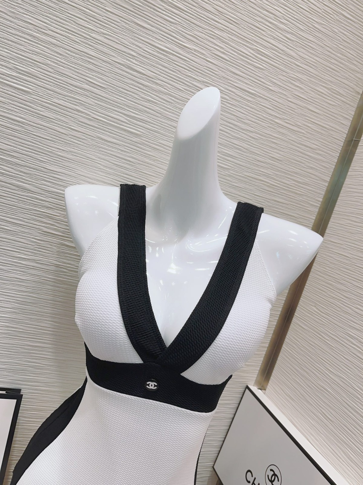 327 089#308 Ladies-Clothing-Yupoo-2023SS