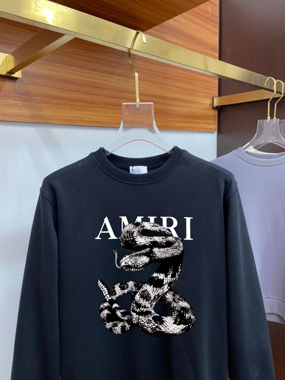 246 042#119-Amiri-01-2023SS