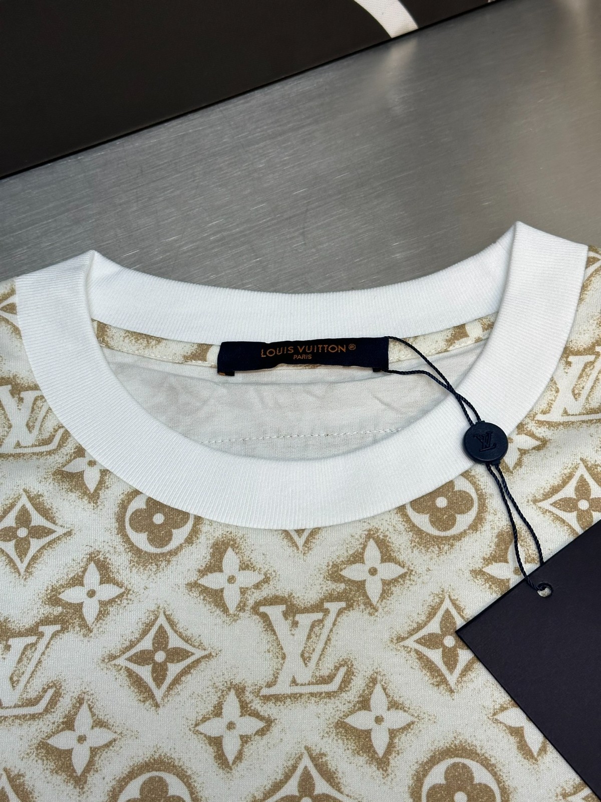 060 025#101-LV-Clothes-01-2024SS