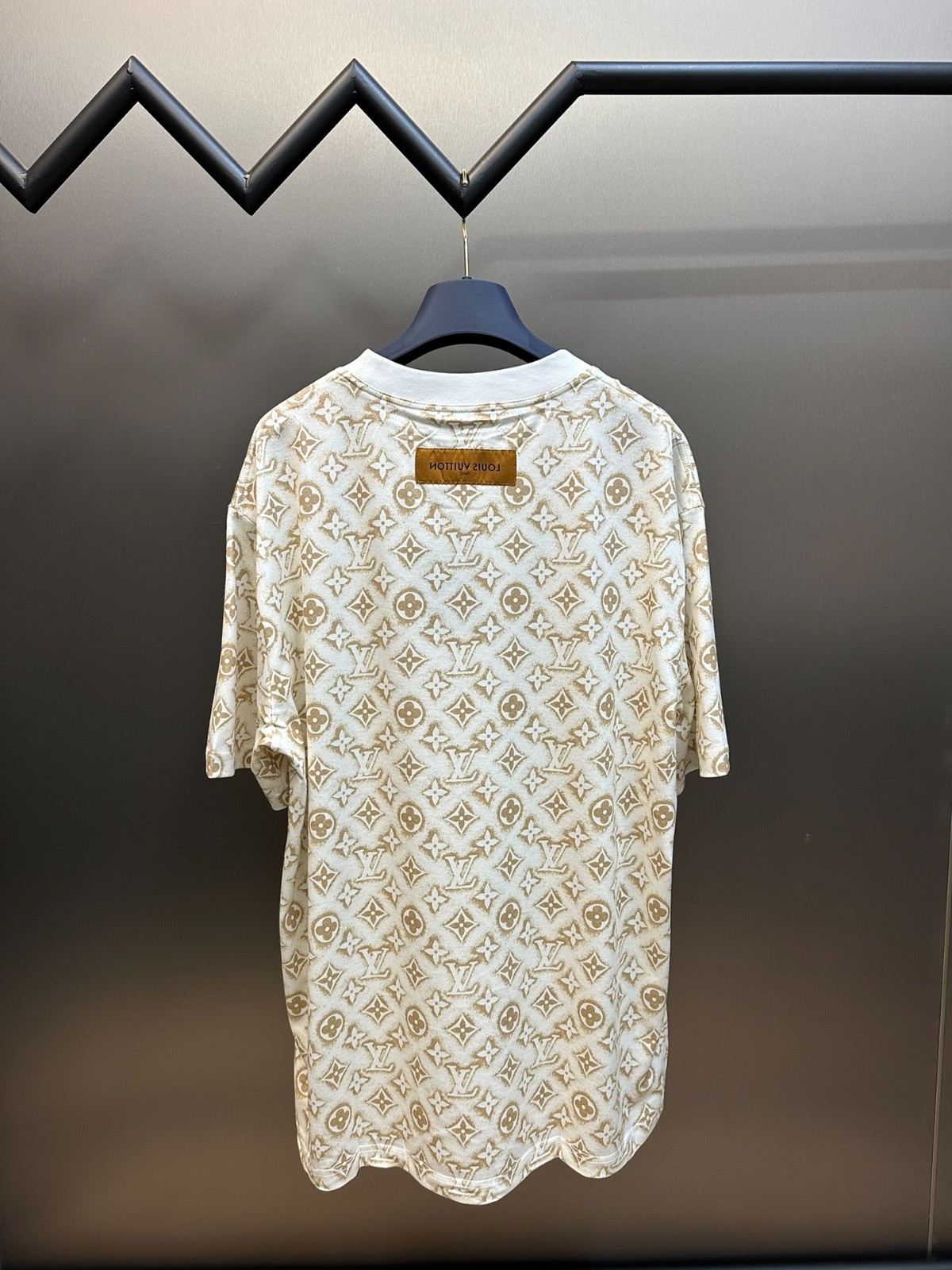 060 025#101-LV-Clothes-01-2024SS