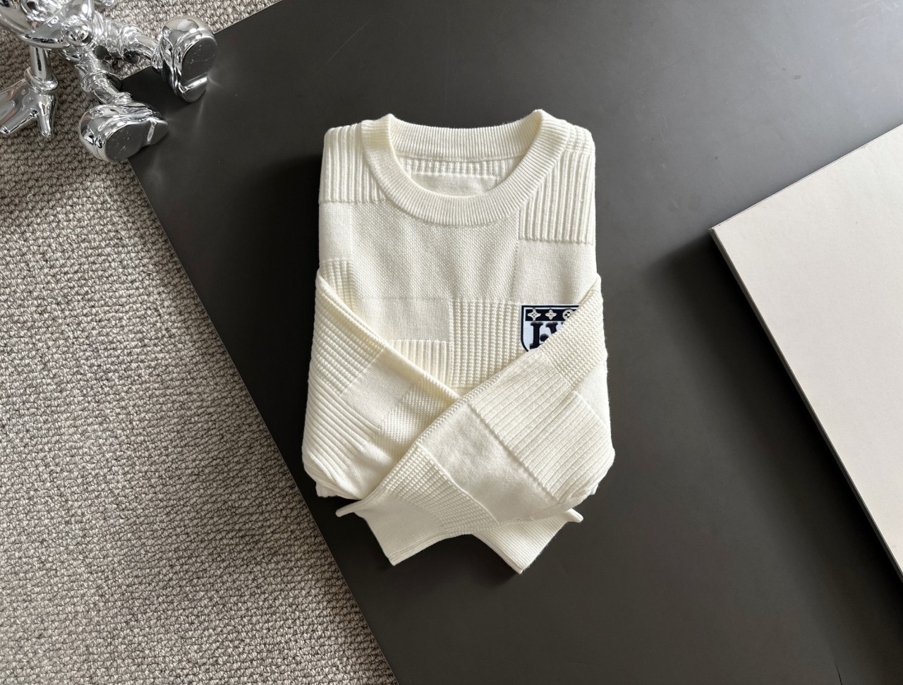 058 023#101-LV-Clothes-01-2024SS