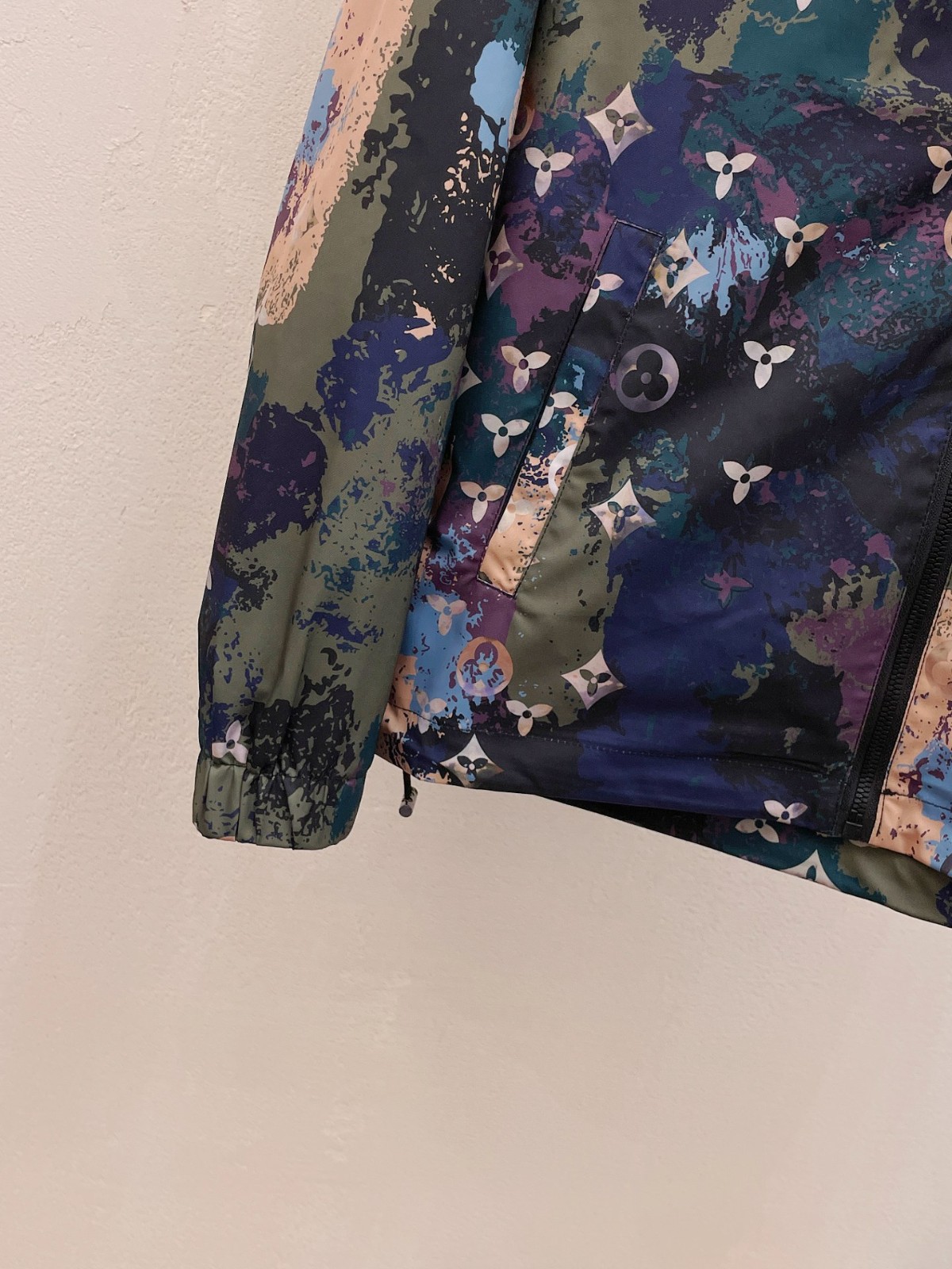 022 022#101-LV-Clothes-02-2024SS
