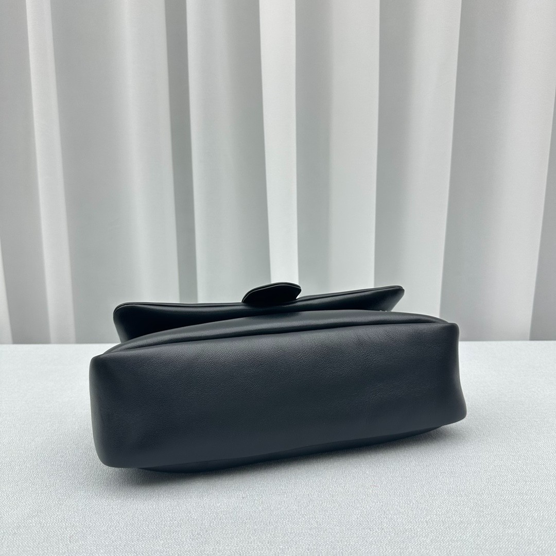 098 98123261 （30x14x8cm）