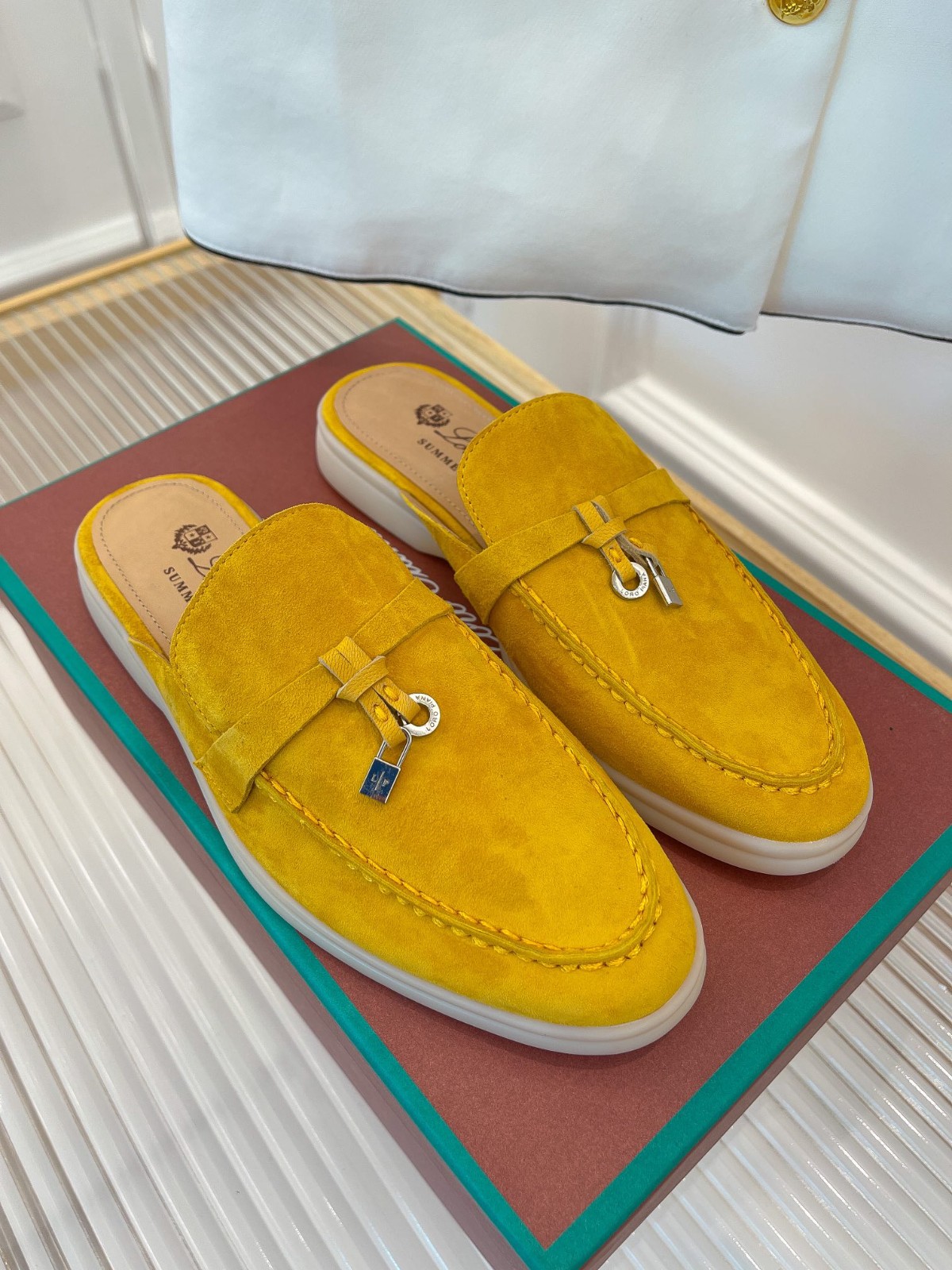 260 31123106 SIZE 35-41