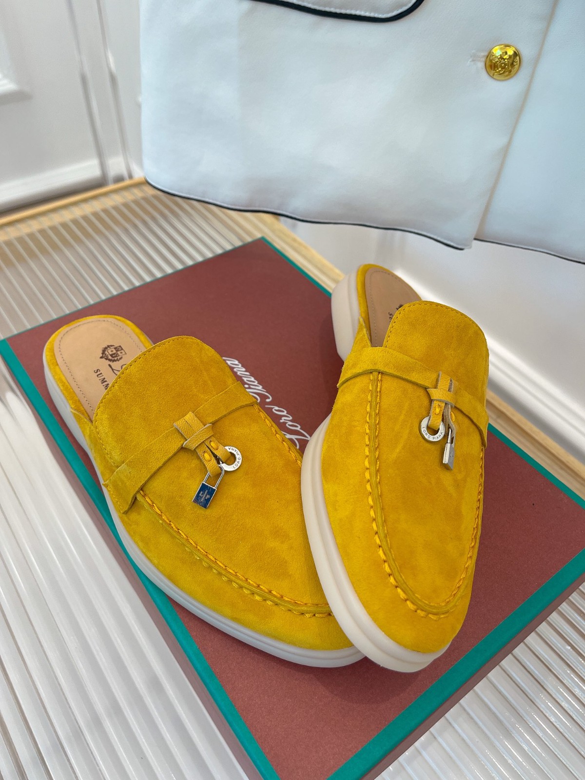 260 31123106 SIZE 35-41
