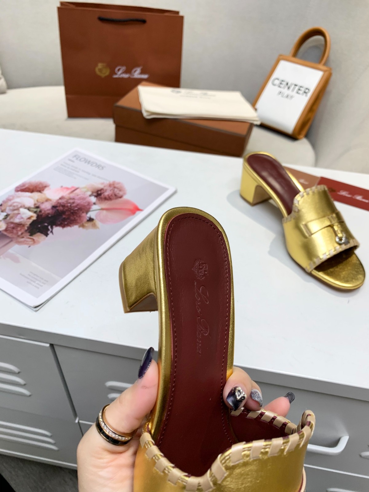 213 SIZE 35-42
