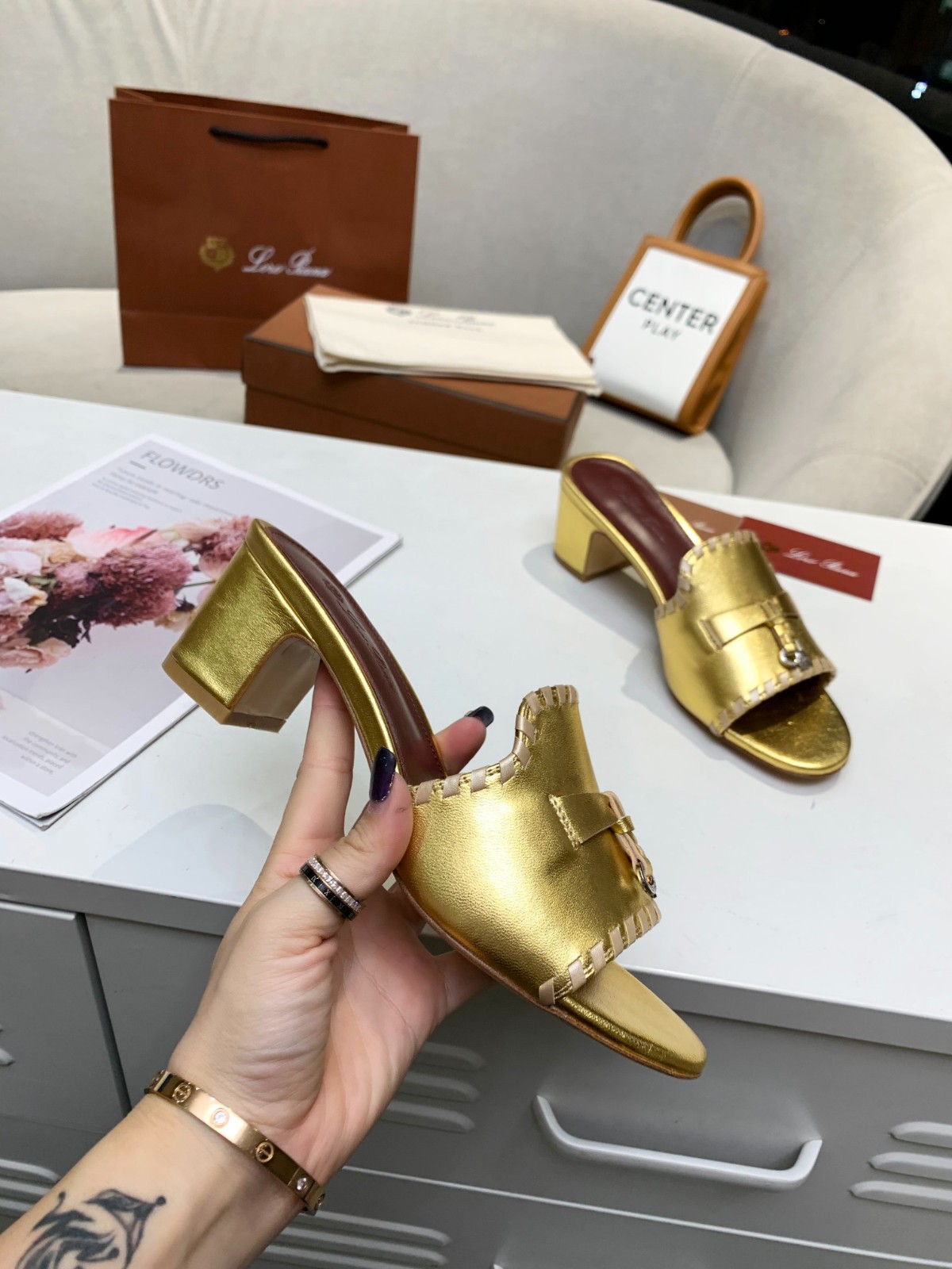 213 SIZE 35-42