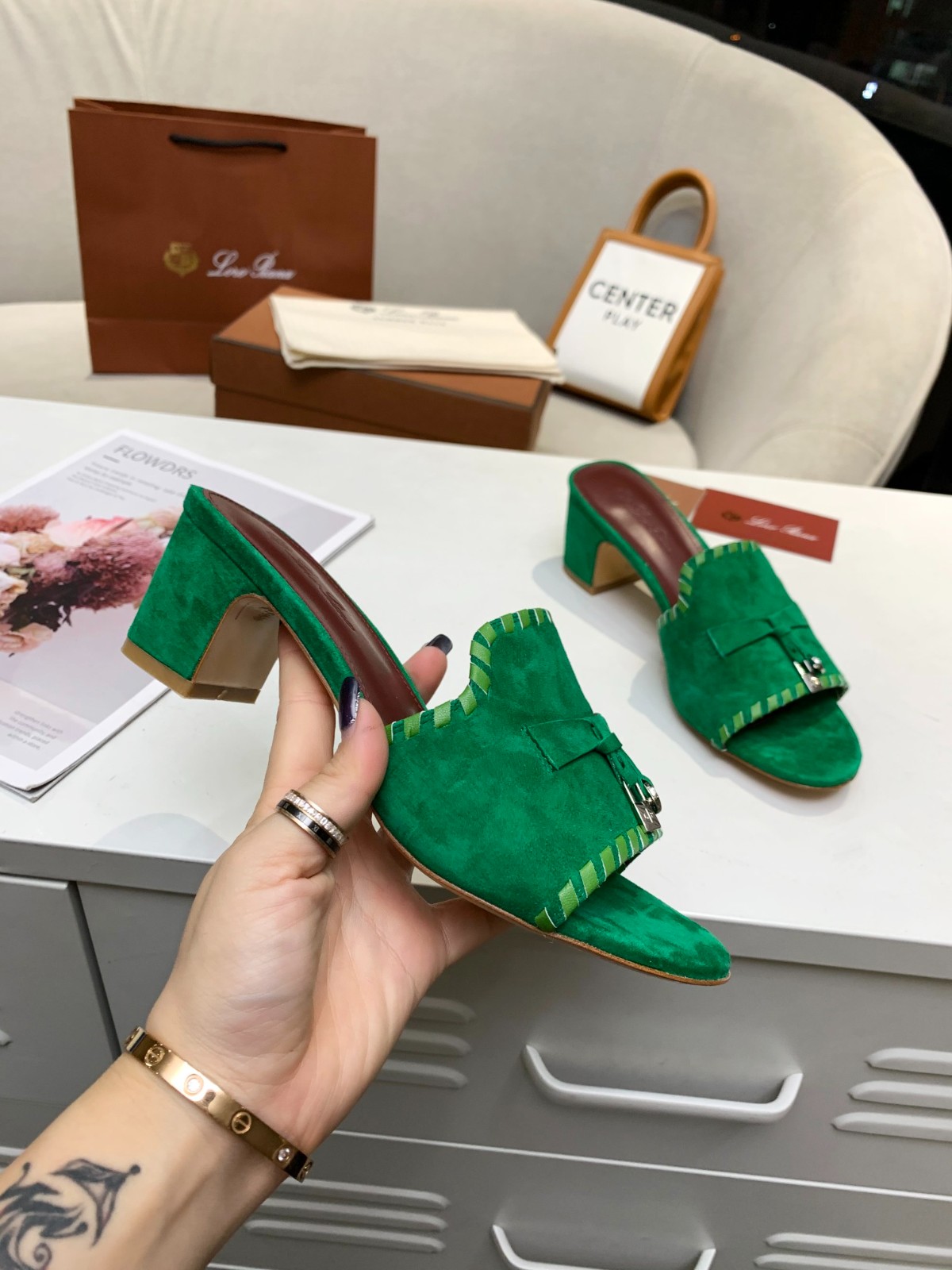 211 SIZE 35-42