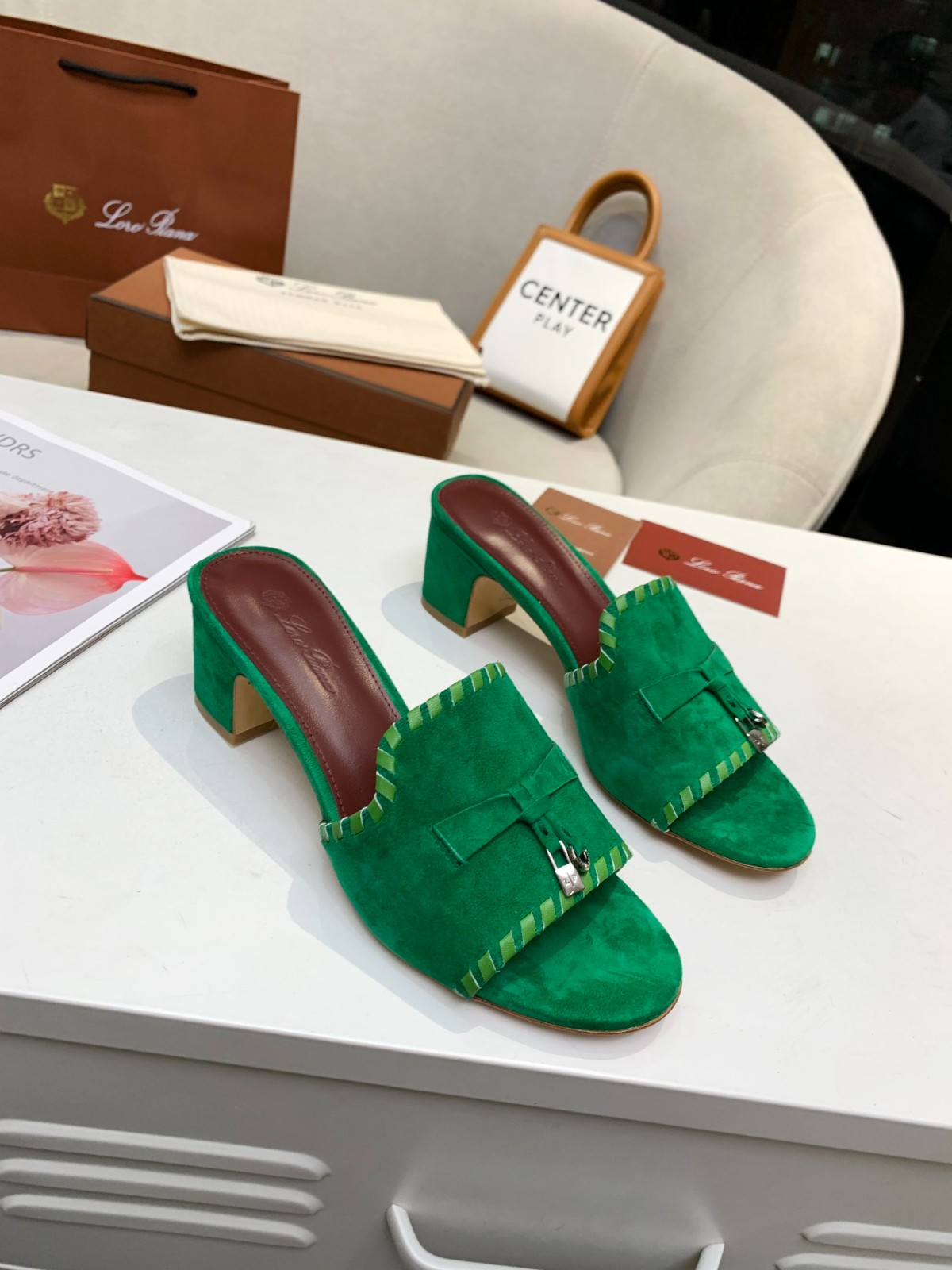211 SIZE 35-42