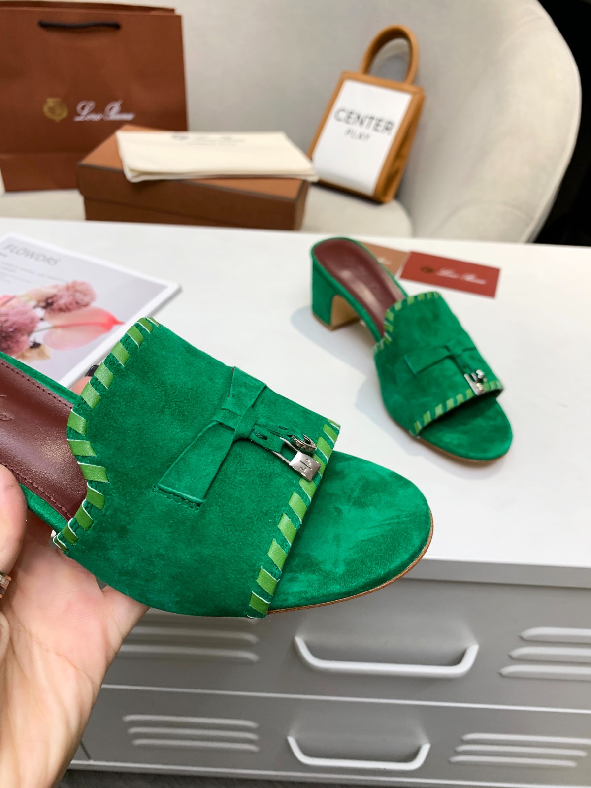 211 SIZE 35-42