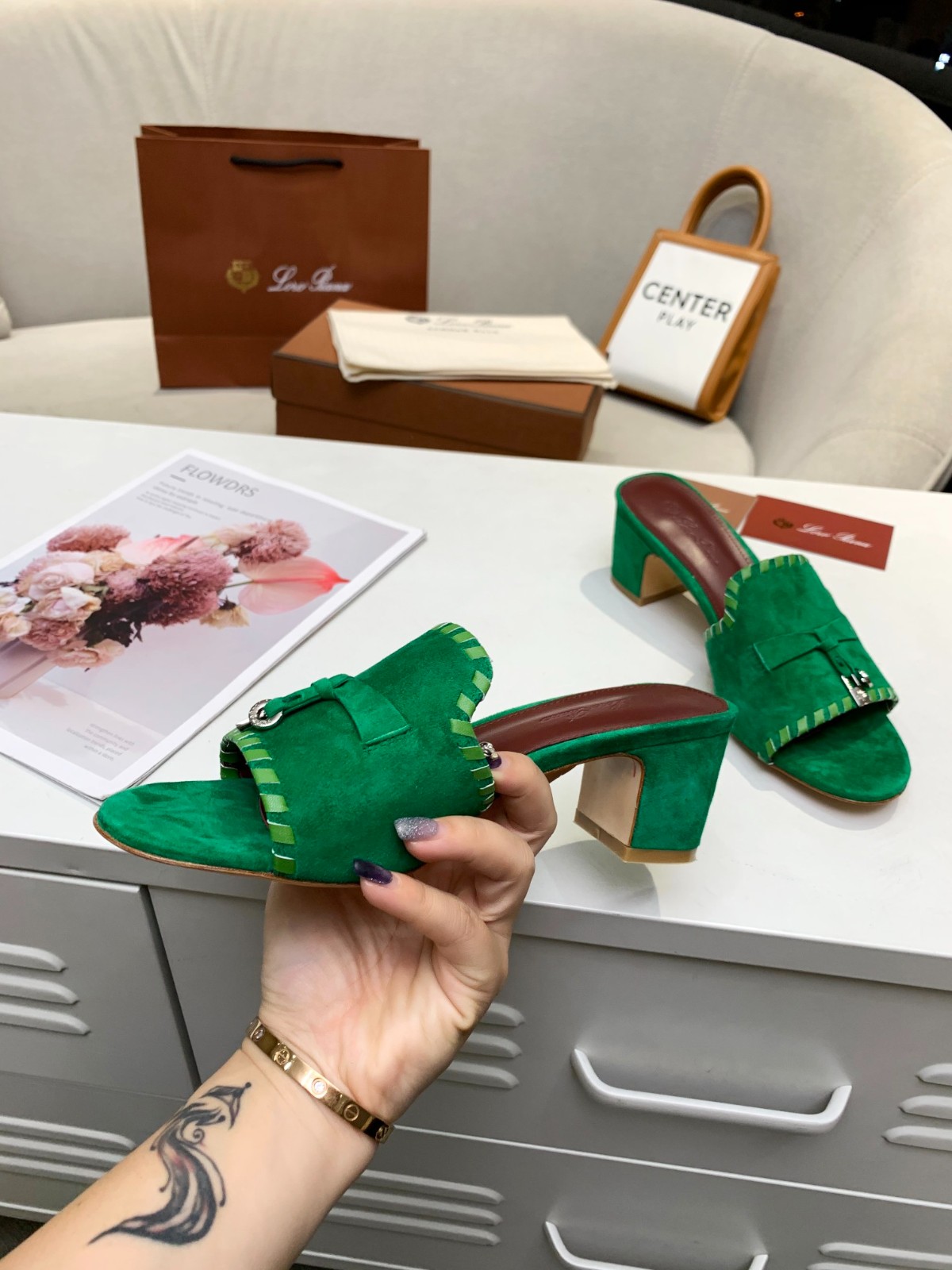 211 SIZE 35-42