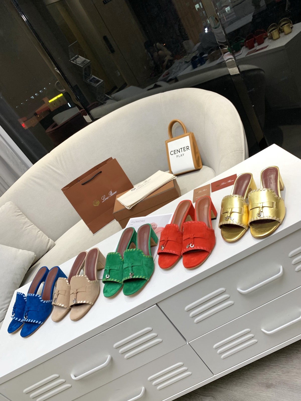 211 SIZE 35-42