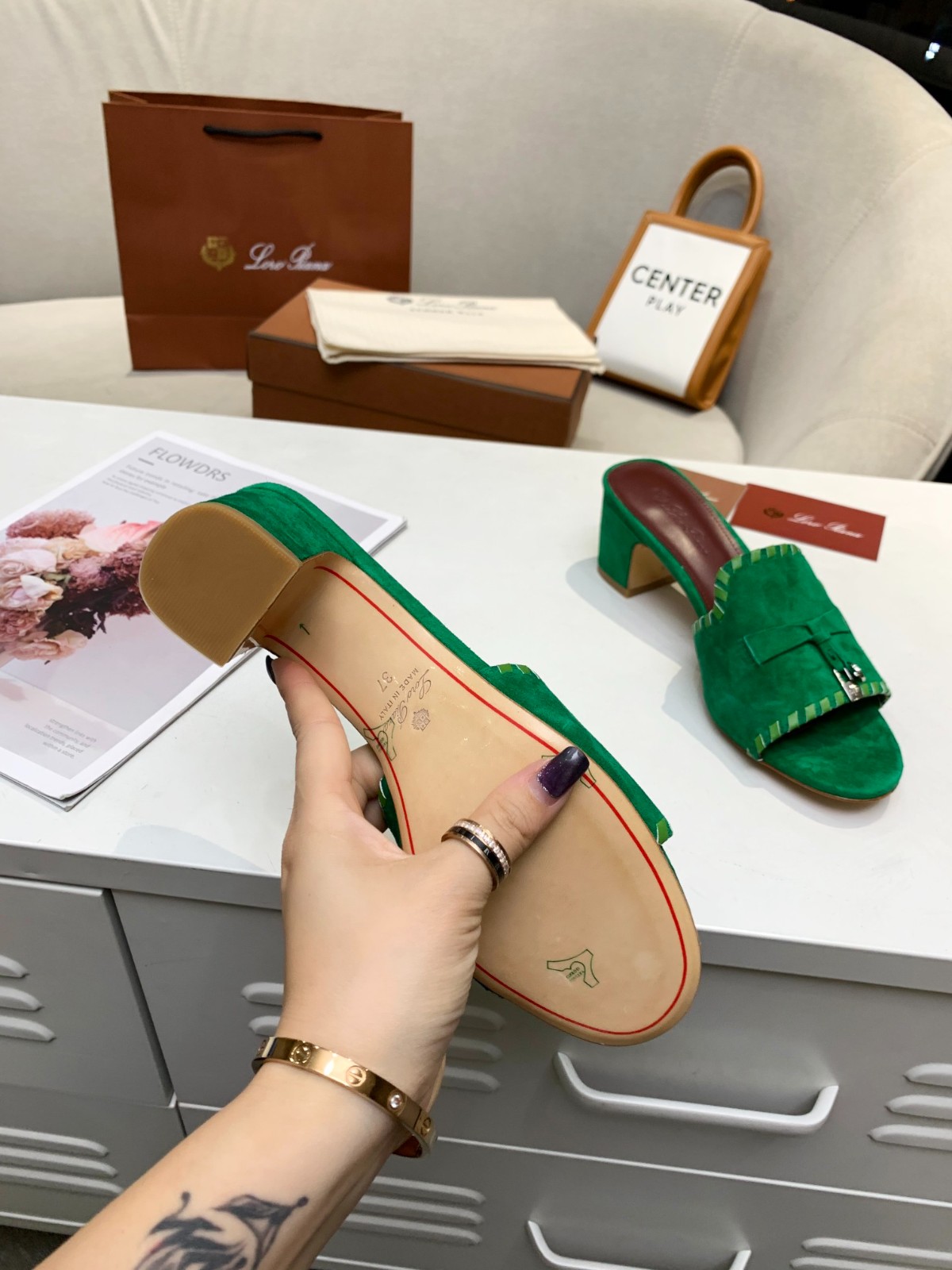 211 SIZE 35-42