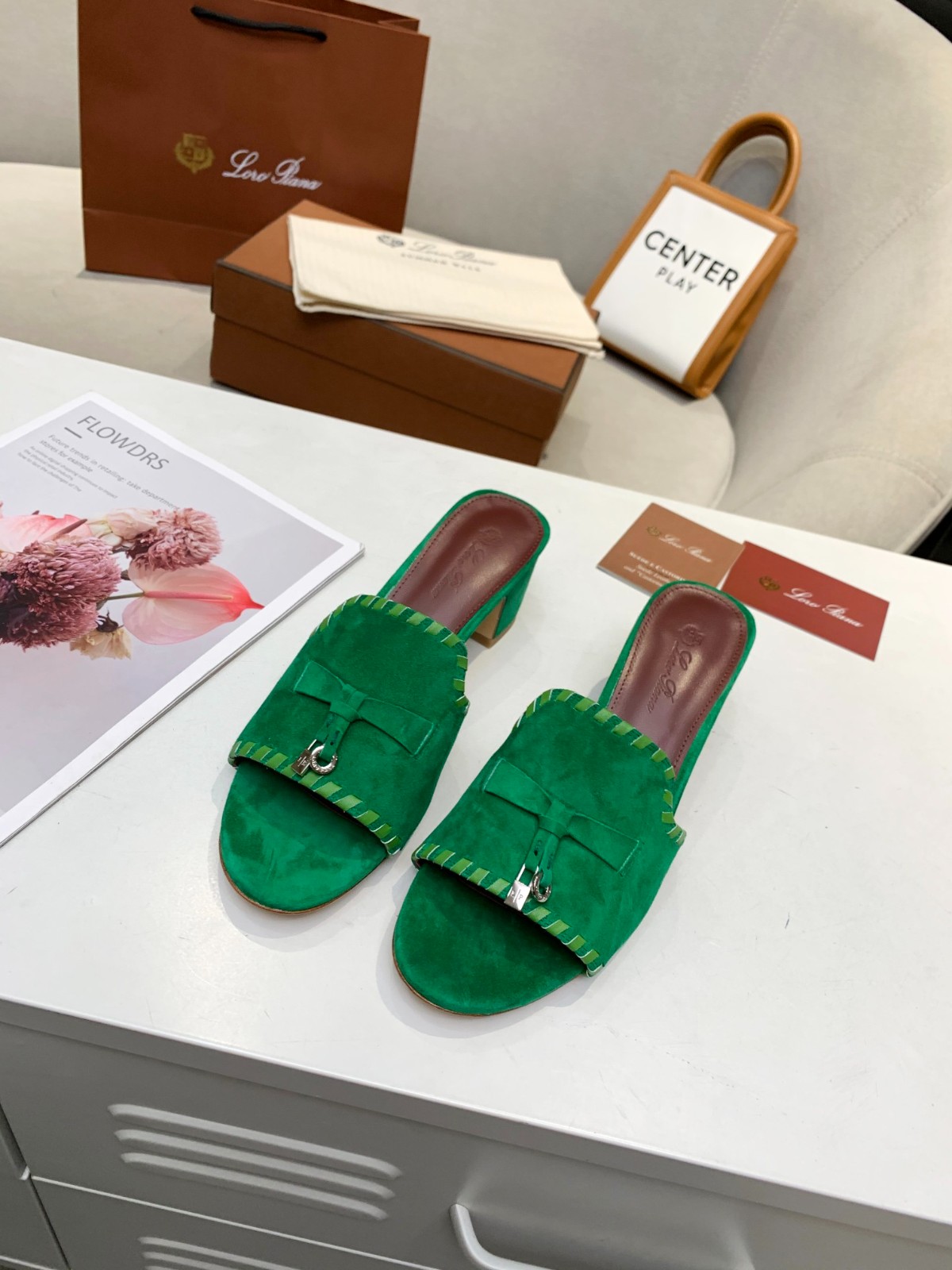 211 SIZE 35-42