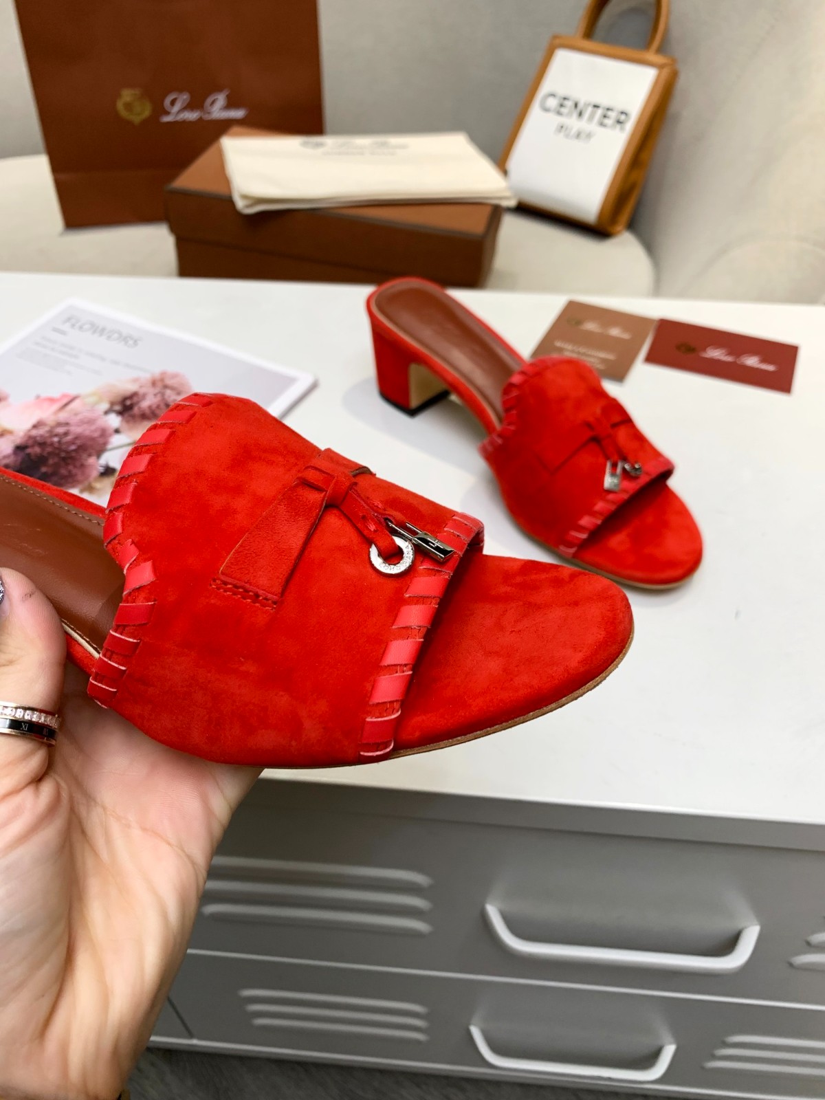 210 SIZE 35-42