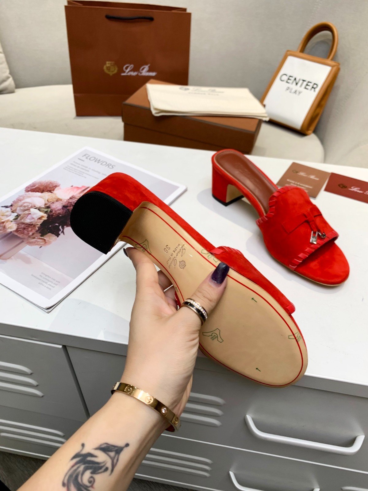 210 SIZE 35-42