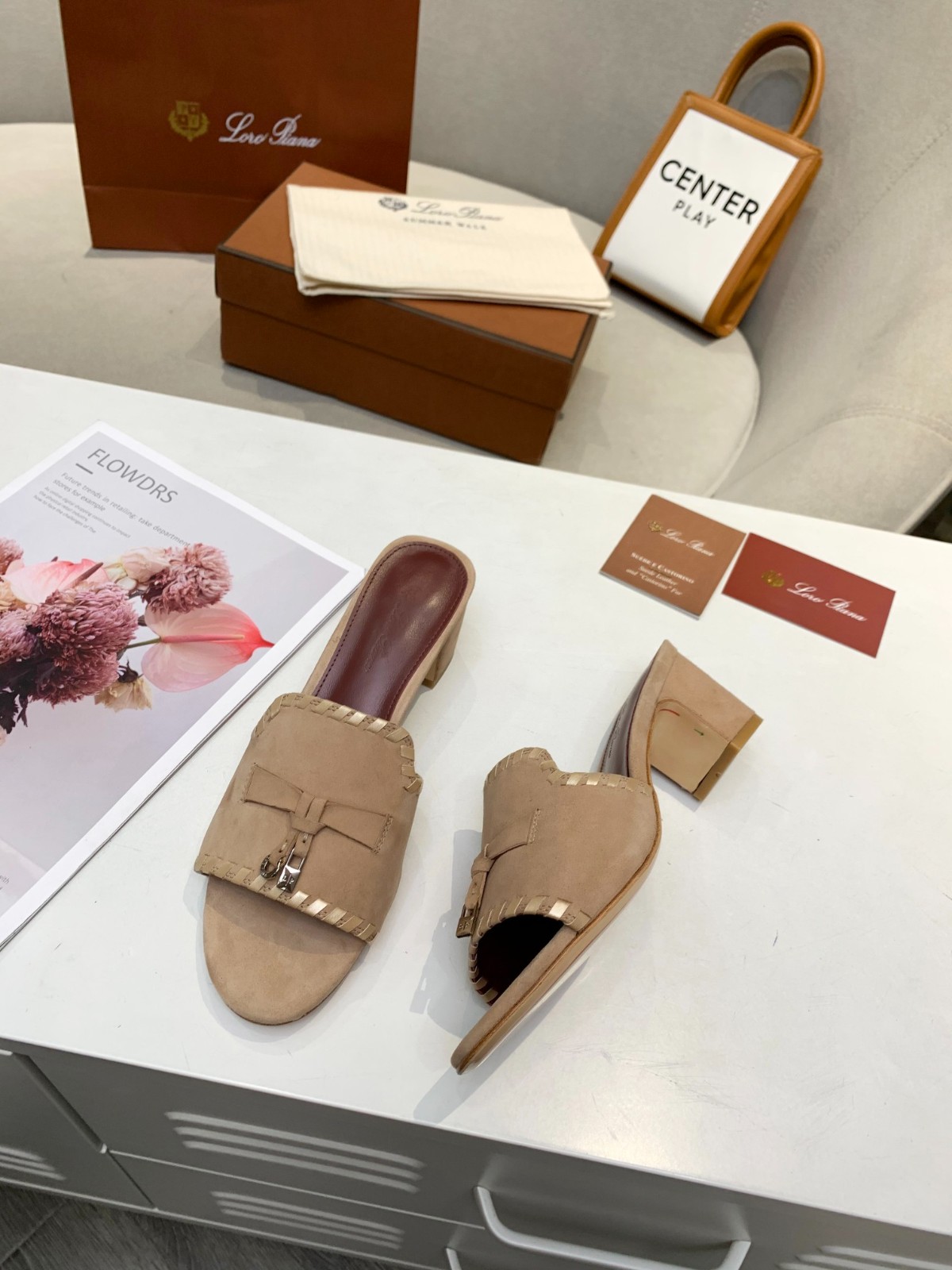 209 SIZE 35-42
