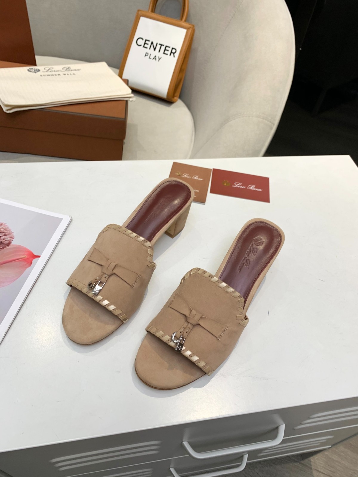 209 SIZE 35-42