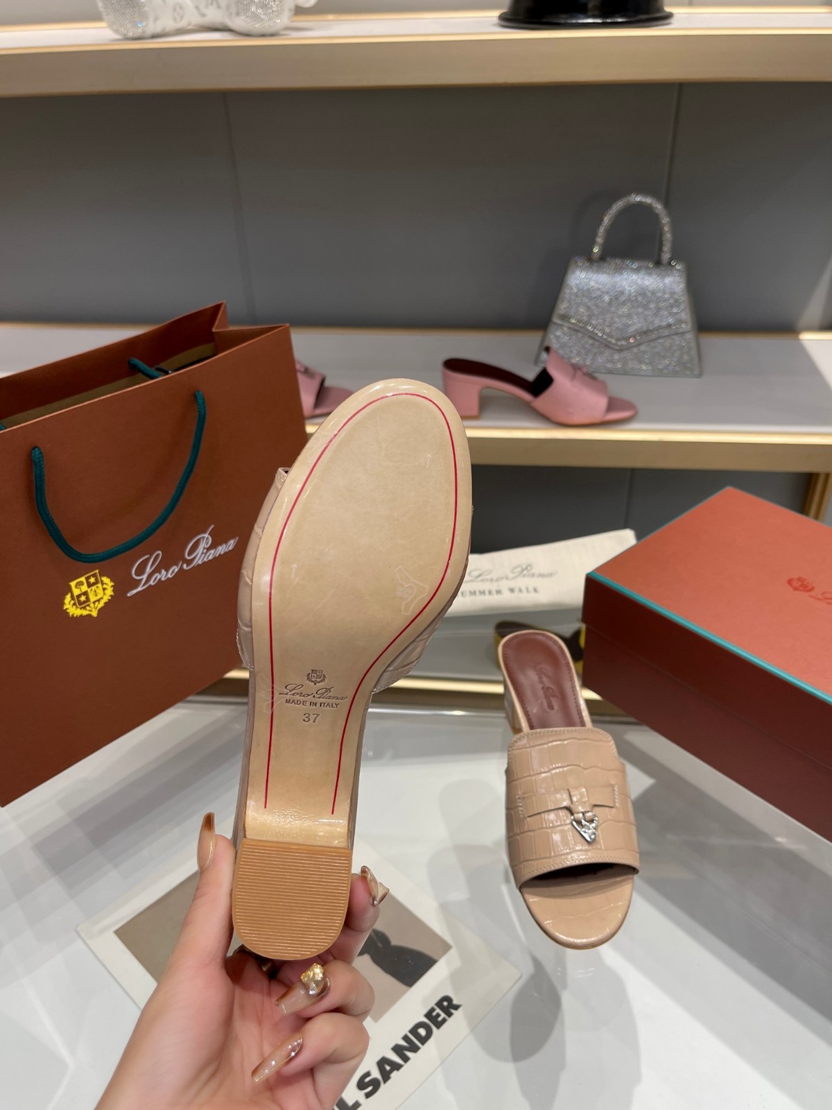 199 SIZE 35-42