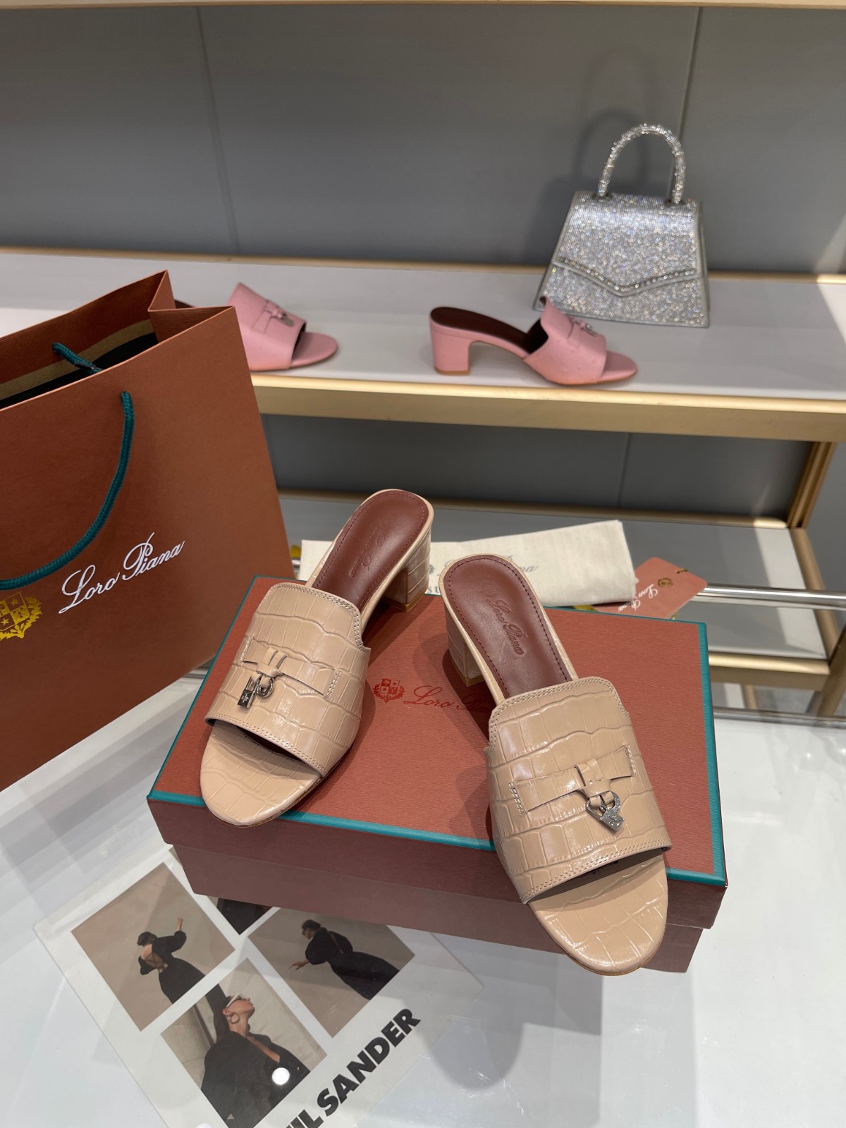 199 SIZE 35-42