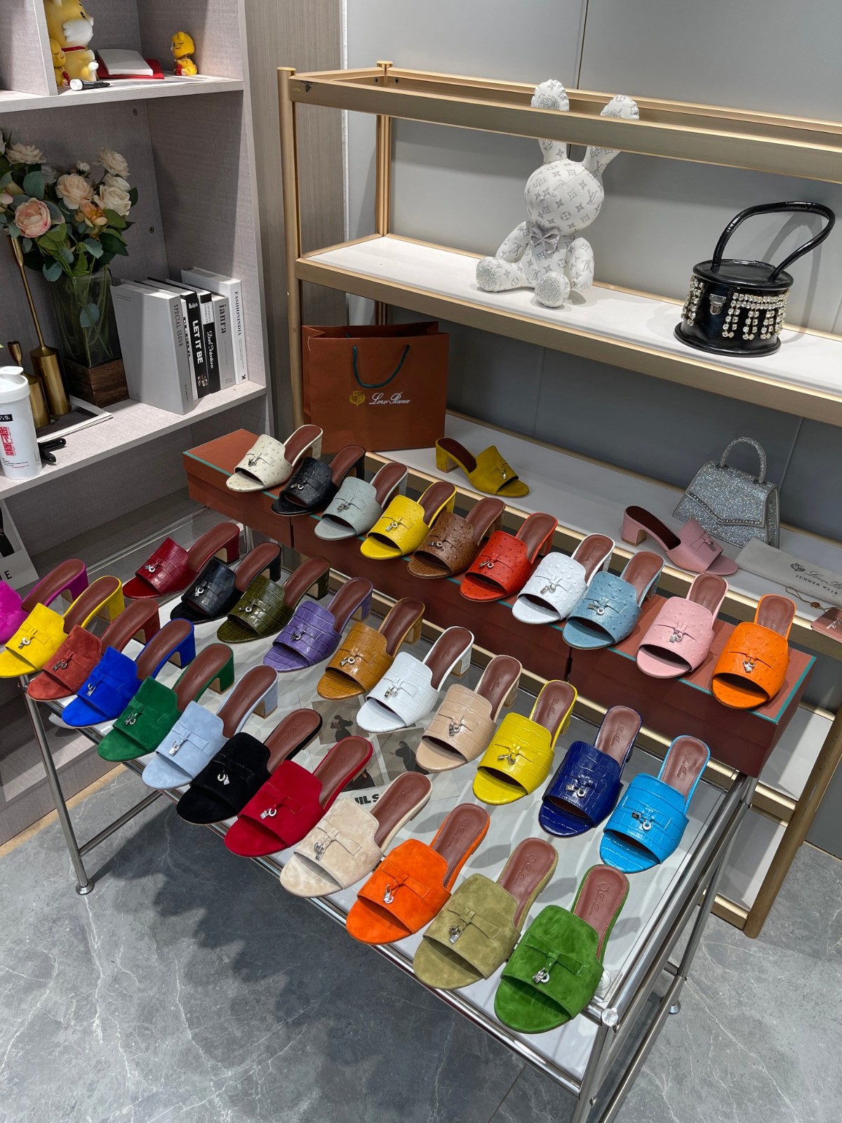 197 SIZE 35-42