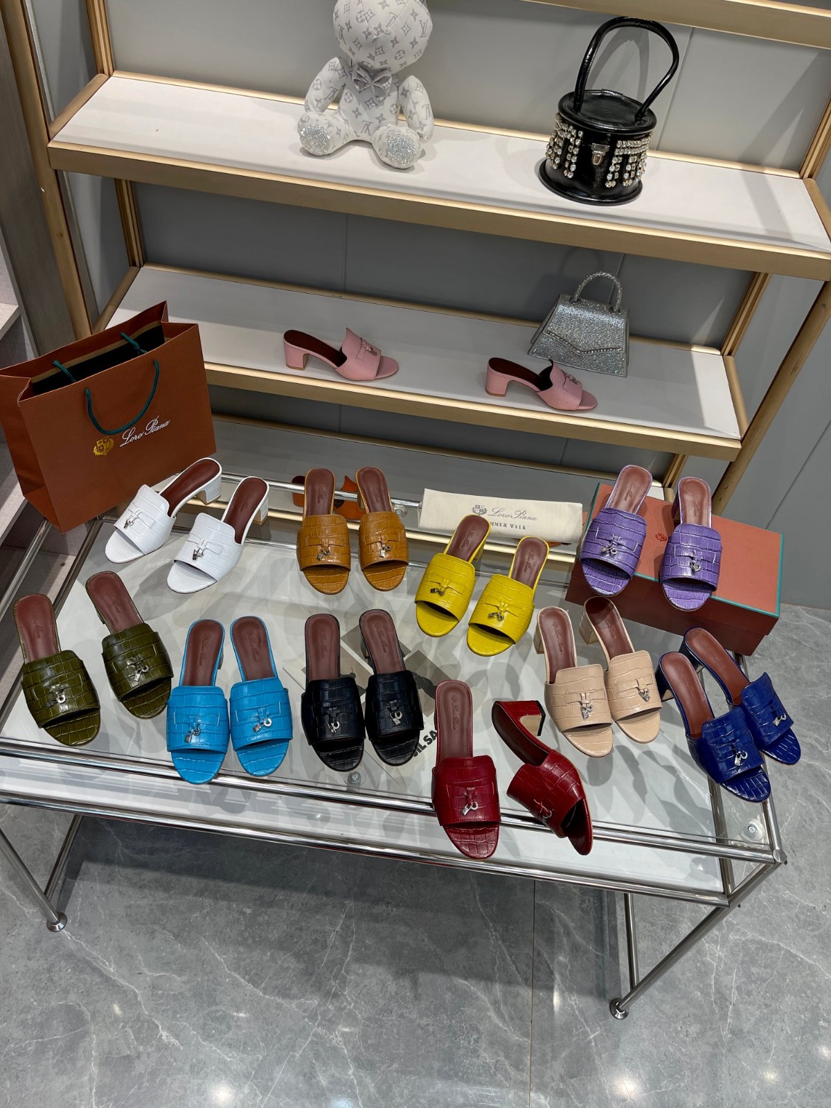 192 SIZE 35-42